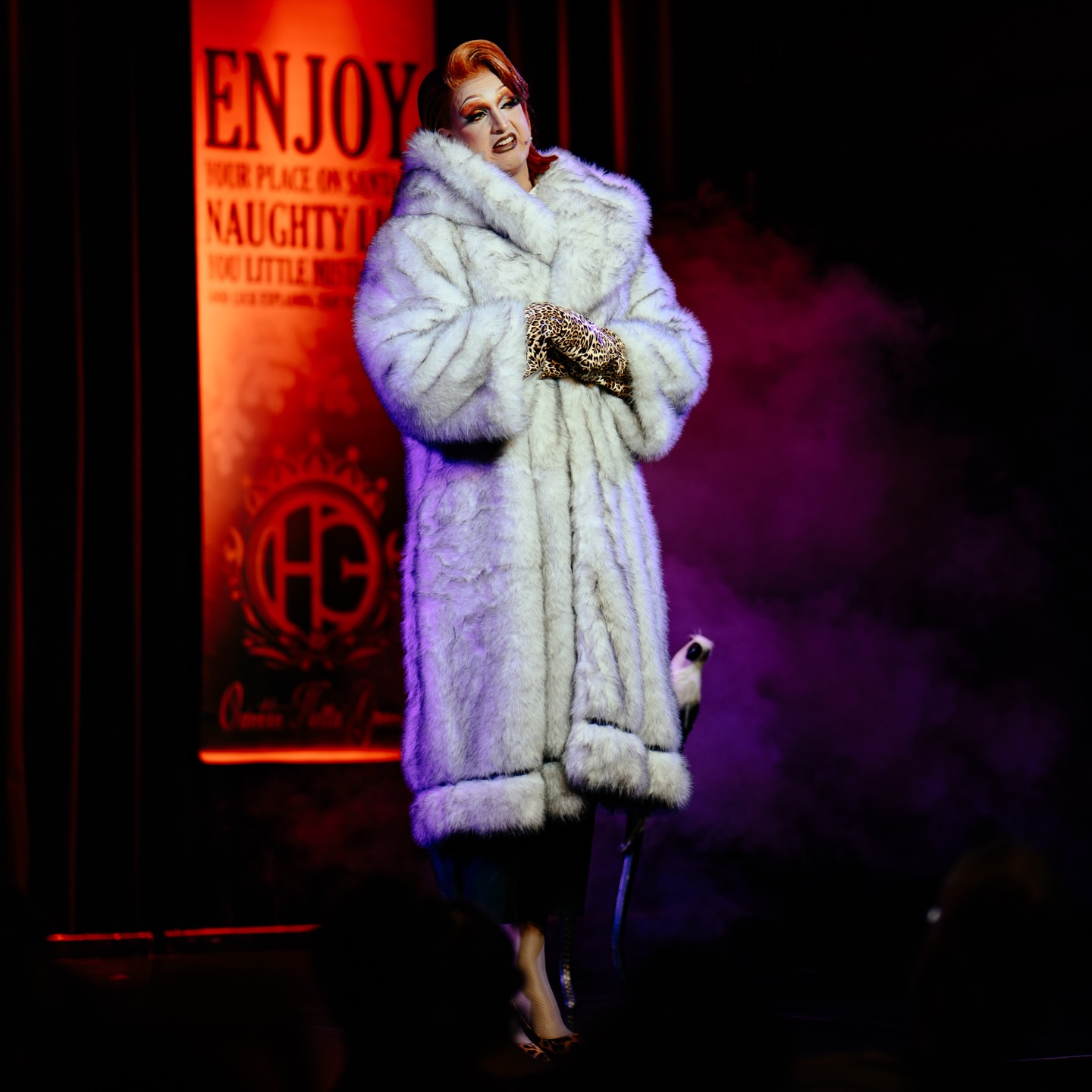 When I was a little girl
My father traveled ‚round the world
He’d write about the fascinating things he’d see
But did he ever bring back anything for me?
NO!
Love to perform this number, it fits like a glove!
Thank you @steve_w_grams for the upcoming Pictures!
#dragqueen #paddington #switzerland #gay #art #musical