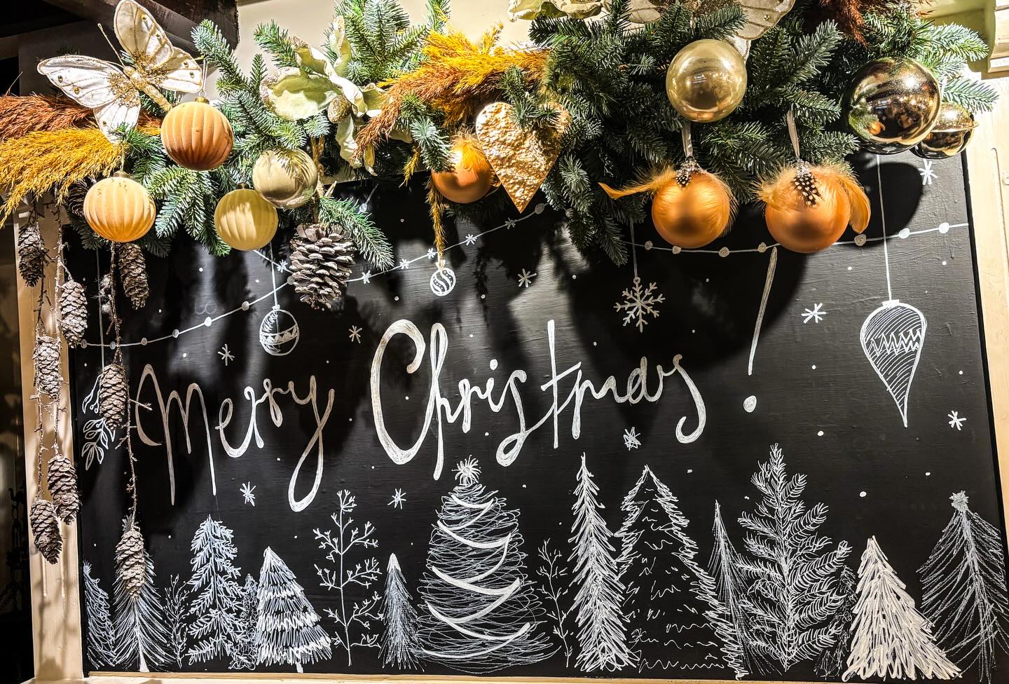 We are so close to that special day and we just wanted to thank everyone for making our first Christmas at The Yew Tree, such an amazing one!
It has been such a pleasure to watch you all come together with your family and friends, to celebrate the most wonderful time of the year!
Merry Christmas everyone, we hope it’s a great one!