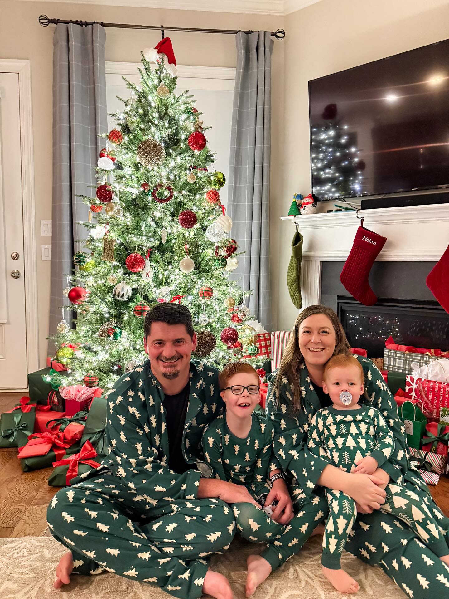 This time of year reminds us that small joys make the best memories. Merry Christmas from our family to yours! 🎄- Xoxo, The Moores ❤️