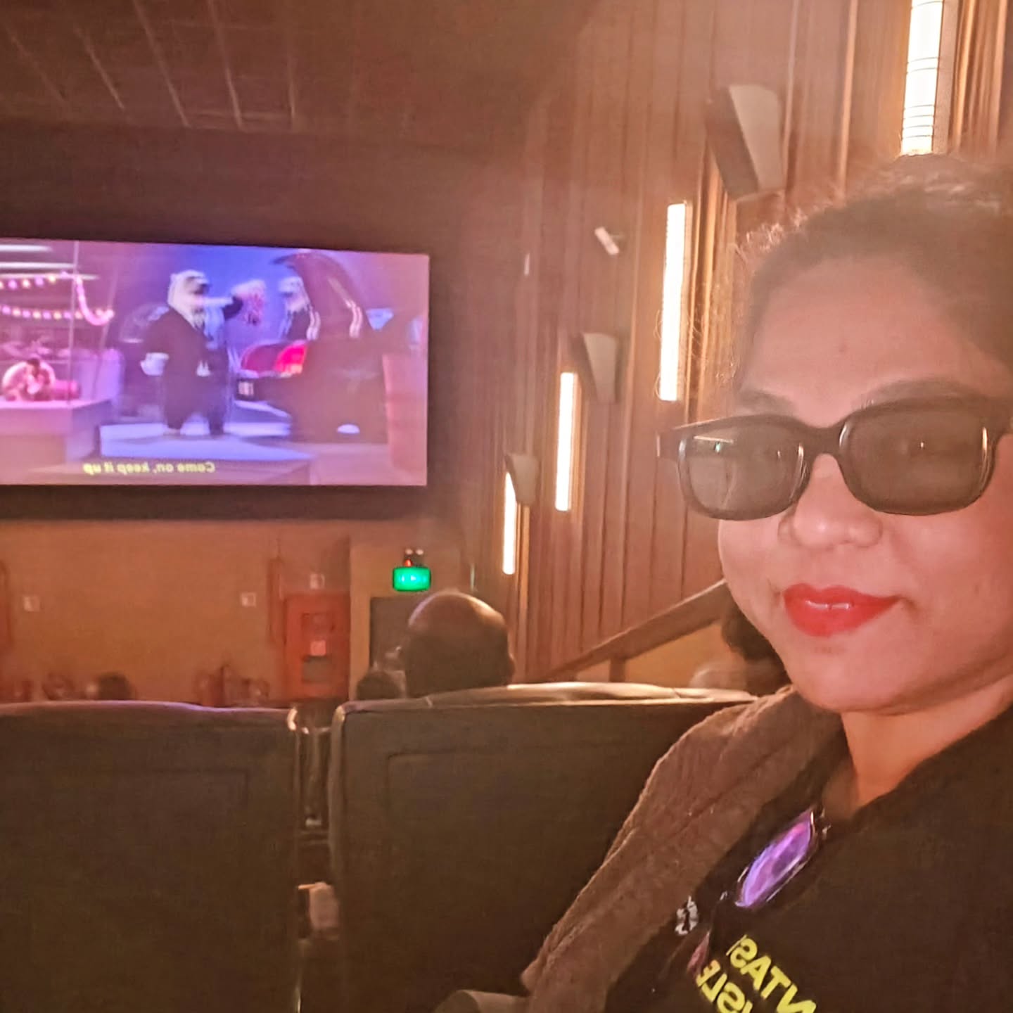 In the world full of knives and guns We are the zootopia guys 🥳 Merry Christmas 🎁🎄 #zootopia #christmas #movie #zootopians