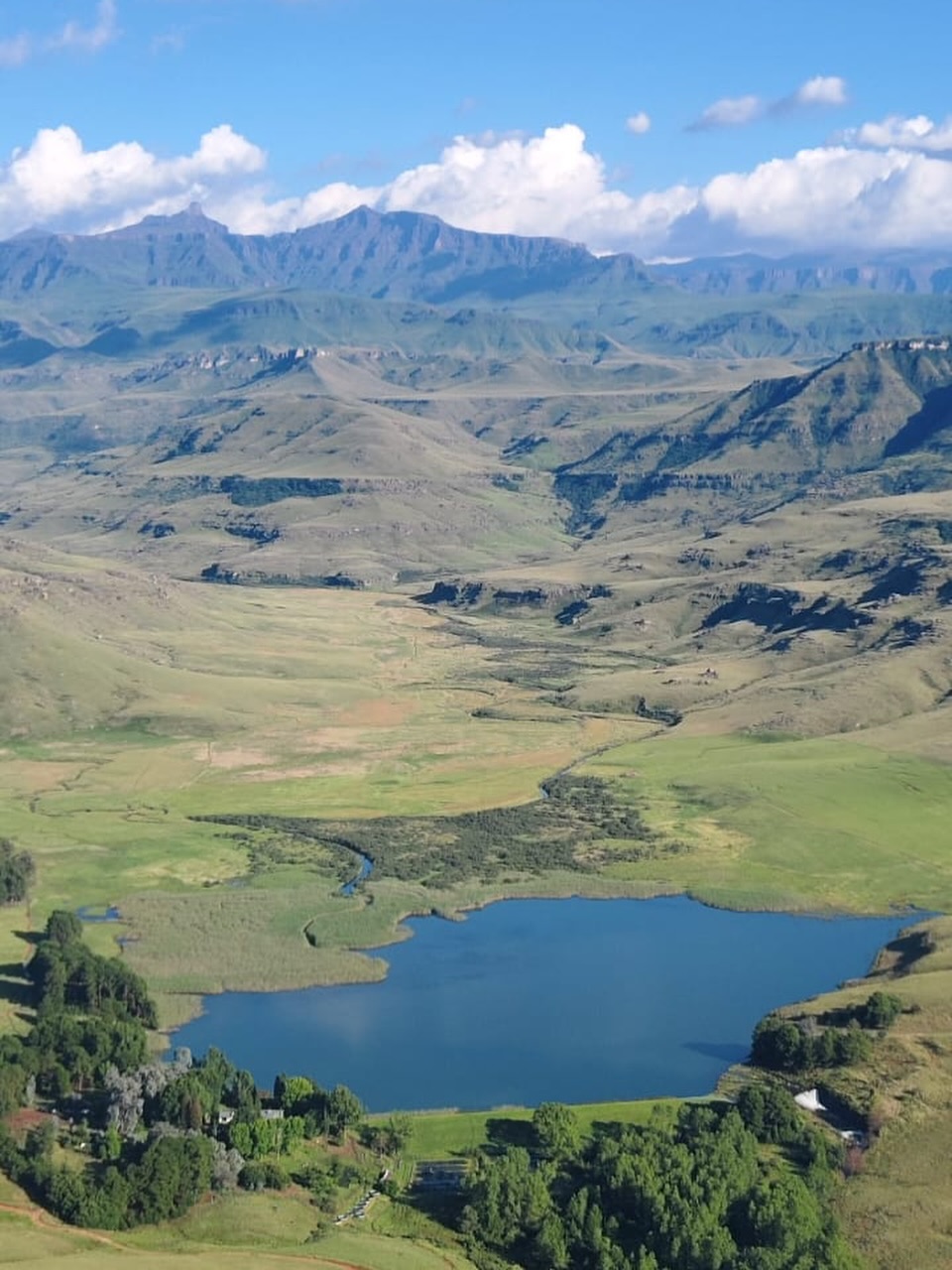 A bird’s-eye view of our property, set deep within the mountains. Rugged, remote, and truly unique, this special piece of land offers the ultimate mountain escape - Giants Cup Wilderness Reserve.
📸 - @iancrouch1
#nature #naturecaptures #drakensberg #drakensbergmountains #mountains #mountainviews #mountainlove #beautifuldestinations #beautifulplanet #magicplaces #magiclandscapes