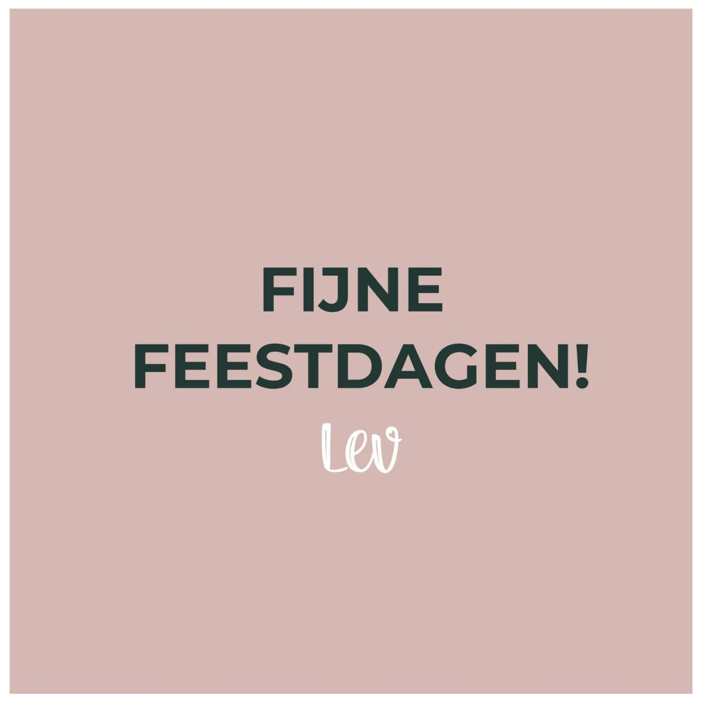 FIJNE FEESTDAGEN! ✨️🎄
Namens ons hele team wensen we jullie hele fijne feestdagen! 🩷
Misschien is dit wel de eerste kerst met jullie kleintje! 🧑🎄 Of de laatste zonder... 🤰
Misschien doe je dit jaar een kerstwens en hopen jullie op een wonder in 2026 ✨️
Uiteraard staan wij ook met kerst en oud & nieuw voor jullie klaar. We zijn benieuwd of er dit jaar een kerstkindje geboren zal worden bij LEV! 👶🏼
Van kerstavond tot en met 1e kerstdag staat Milan voor jullie klaar, op 2e kerstdag neemt Joyce het stokje over. Met oud & nieuw eet Celeste graag een oliebol met jullie! 🎇
Heel veel liefs, TEAM LEV 🤎
#kerstwens #verloskundigen #LEV #liefdevol #vertrouwd