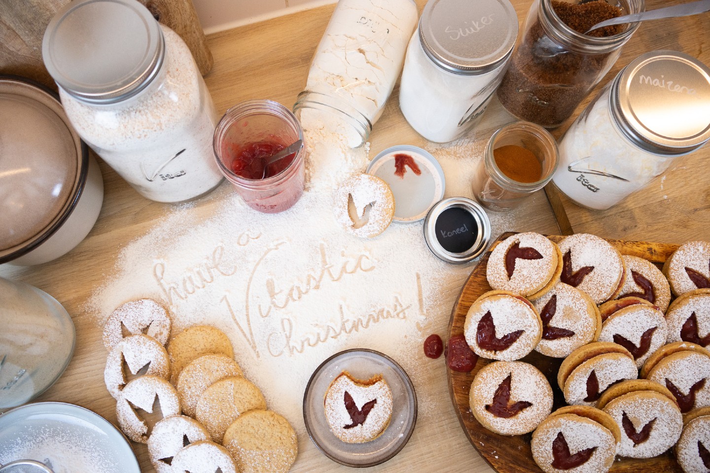 And a Vitabulous new year!🎇
#vita #mealprep #masonjars #foodpreserving #conserveren #voorraad #bewaren #voorraadkast #voedsel #voedselbewaren #opzetstukken #keuken #keukenaccessoires #kitchengoals #pressurecanning #canning #pantry #organise #kitchen #attachements #lifestyle #inspiration #pantrygoals #pantries