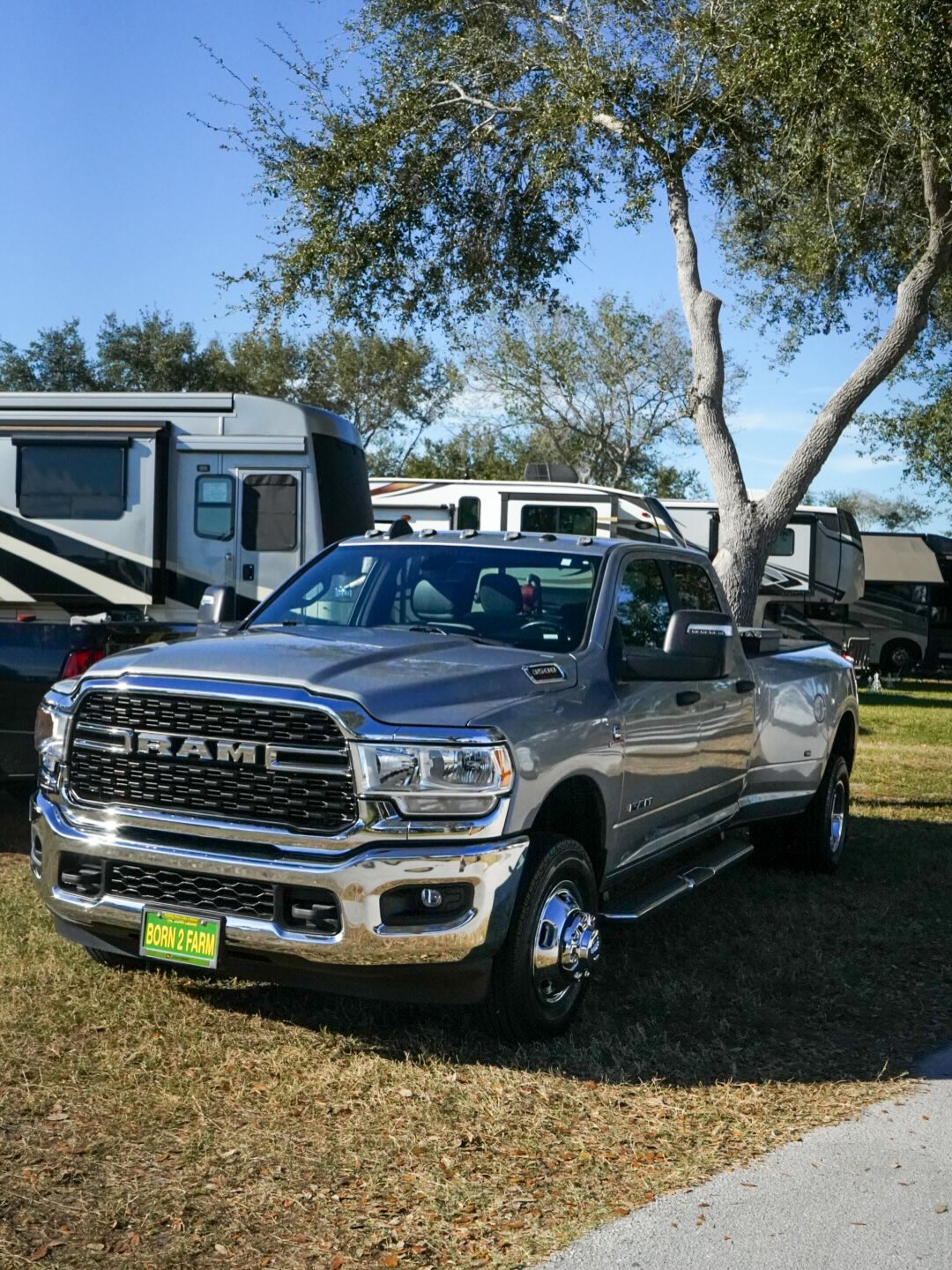 Tow pig ram 3500 in for a full 1 Step Polish & Wax using 3D Speed!