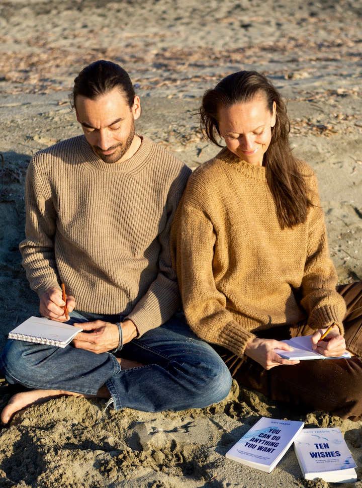 You can find a "little gift" from me, in the form of a new article on my blog, called The Best Gift. I hope it will inspire you to have a magical Christmas and enjoy it in peace, joy, and with an open heart and mind.
You can find the link in my bio.
I would also like to thank everyone who has bought one of my books this year or shared it with someone. I believe that its pages have contributed to the joy of life or whatever you needed. And I will look forward to the next year bringing the pages of new books, on which I am currently creating, with another dose of inspiration to live with a smile on the heart and soul.
Katy
#inspiration #harmony #kindness #openmind #openheart #happylife #healthylifestyle #author #katyyaksha