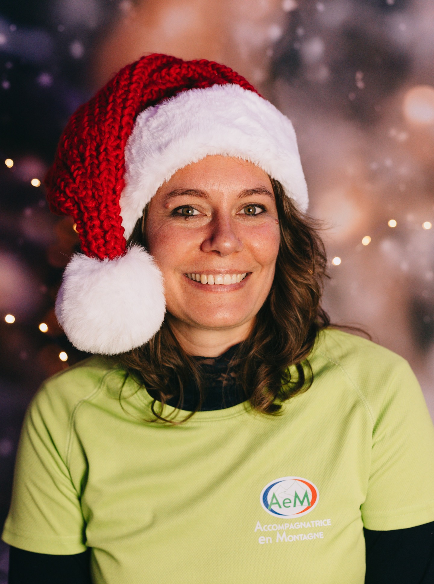 Chers @followers,
Très sincèrement, je vous souhaite un doux réveillon et un Joyeux Noël 🌲🌟
Faites comme moi, portez un bon bonnet, l'hiver est là !
Merci Manon @desinstantsdebonheur pour ce portrait rayonnant 🙏