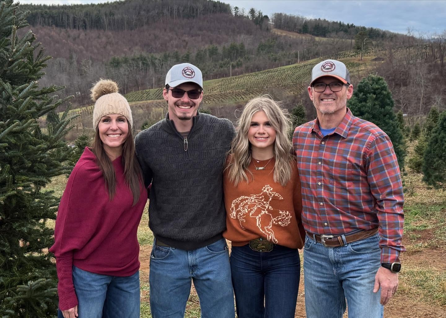 Merry Christmas from Freedom Ranch!
"For unto you is born this day in the city of David a Savior, who is Christ the Lord" *Luke 2:11
#christmas #christ #jesus #jesusloves #savior