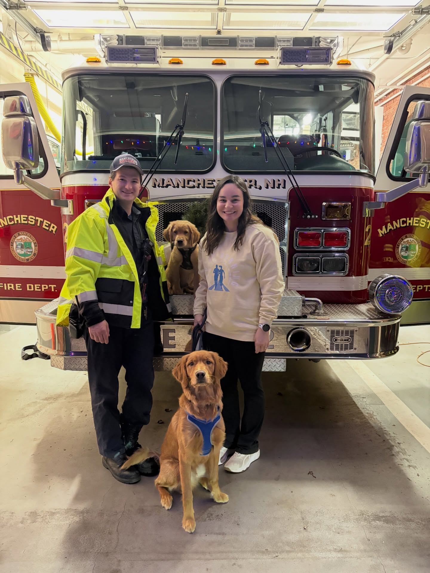 Happy Holidays from my family to yours ♥️ Between all of the miles run we had an exciting year filled with vacations, painting our house, weddings, wedding planning, and adding two beautiful Golden Retrievers to our family. Feeling blessed to live such a beautiful life. Until next year ✌🏻