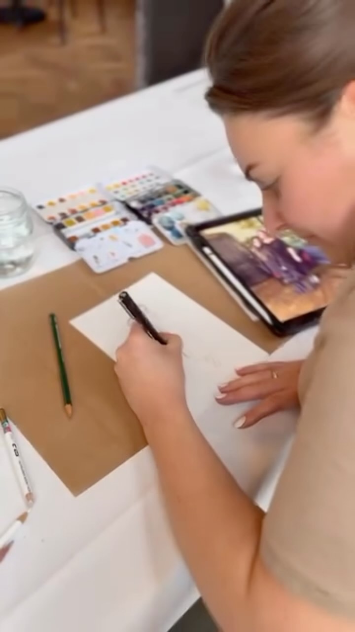 Nog even over vorige week…. Toen ik voor het eerst ging live tekenen op een bruiloft! Men wat vond ik het spannend, maar mensen wat was het leuk!
Even een kleine shout out naar @marijnalonsfotografie die mijn een liefdevol zetje gaf door een super leuk bruidspaar te vragen of ik mee mocht!
Dankjewel @famkekoops dat ik bij jullie dag mocht zijn!
Ik heb veel te weinig gefilmd, was te druk aan het tekenen en kletsen. Ik heb zoveel leuke reacties gehad. Dit smaakt naar meer!
Nu eerst heerlijk genieten van de feestdagen 🎄 en laat dan 2026✨maar komen 🎨
Ik wens je hele fijne dagen met iedereen die je lief is! En ik hoop je weer te zien in 2026🎨
Liefs,
Thes
#Bruiloft #illustrator #livetekenen #creatief #tekenen