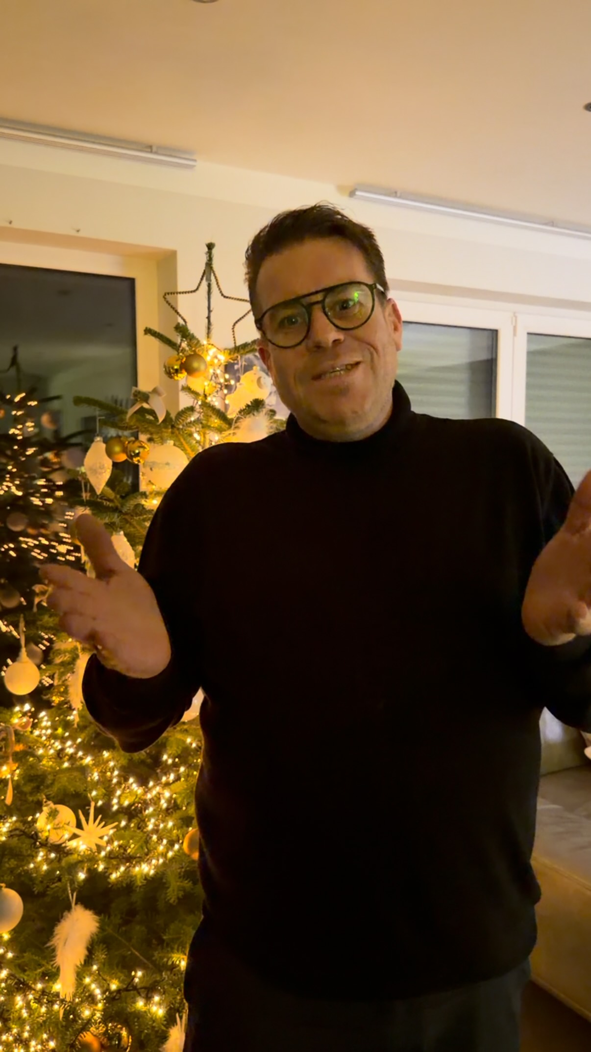 Merry Frittmas 🎄🧡
Wir sagen Danke ❤️ für 2025 und wünschen euch von Herzen besinnliche Weihnachten und ein gesundes Jahr 2026 ✨💫
Euer Onkel Fritts
#merryfrittsmas #onkelfritts