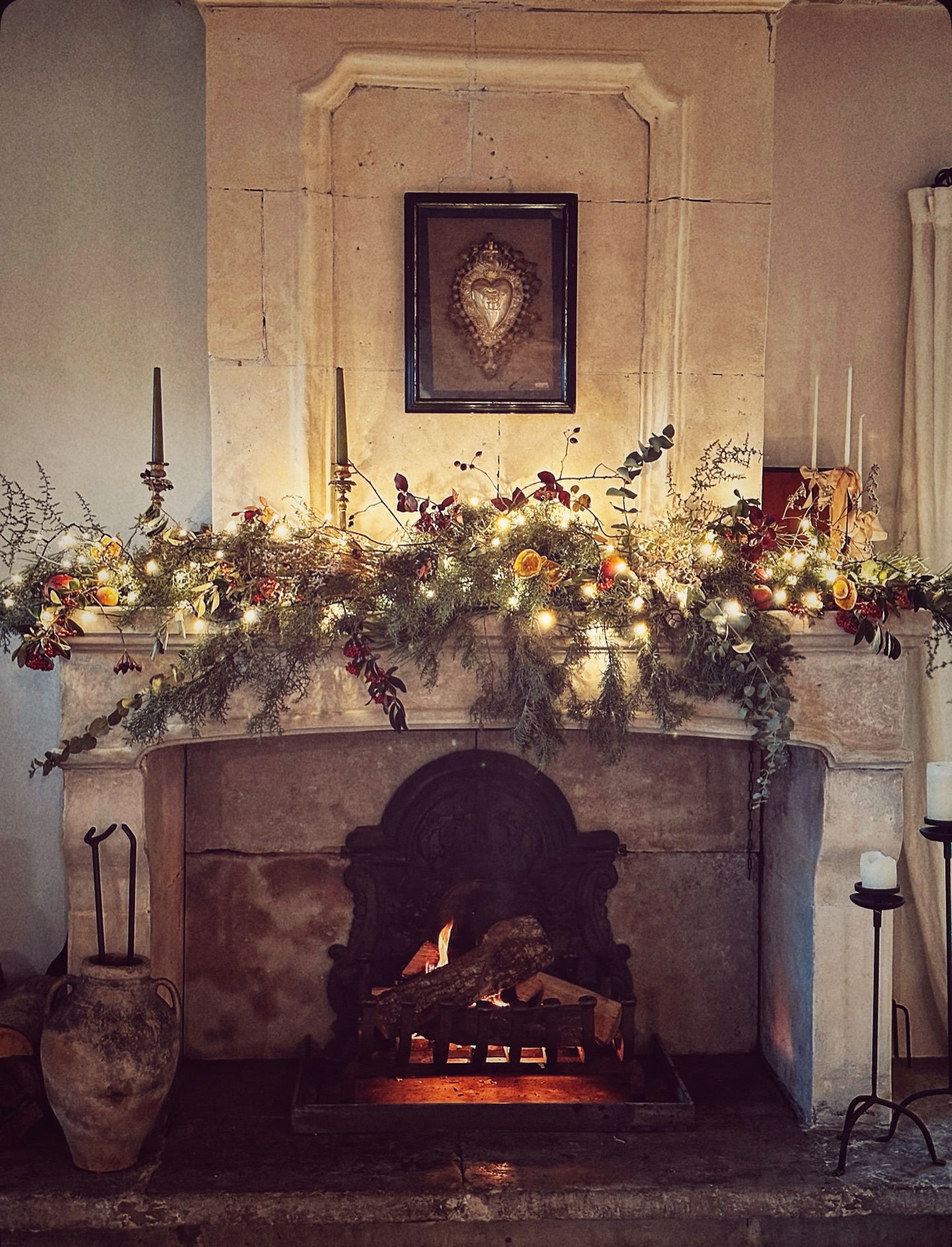 The stillness in the days~ my thoughts for today. The days between Christmas and New Year sit quietly as if frozen in time. Thereās a reflective stillness that I treasure every year. I use this time of personal hibernation to be still, to nest, to have late mornings when breakfast and lunch blur the lines of time. Itās a time to embrace the quiet, to watch tv with indulgence, to message friends to empty my mind in a way. I donāt fight it I welcome it. The skies are blue calling out to come outside but for a few precious days I sit with my family in a cocoon full of gratitude, for the warmth of home. And you?