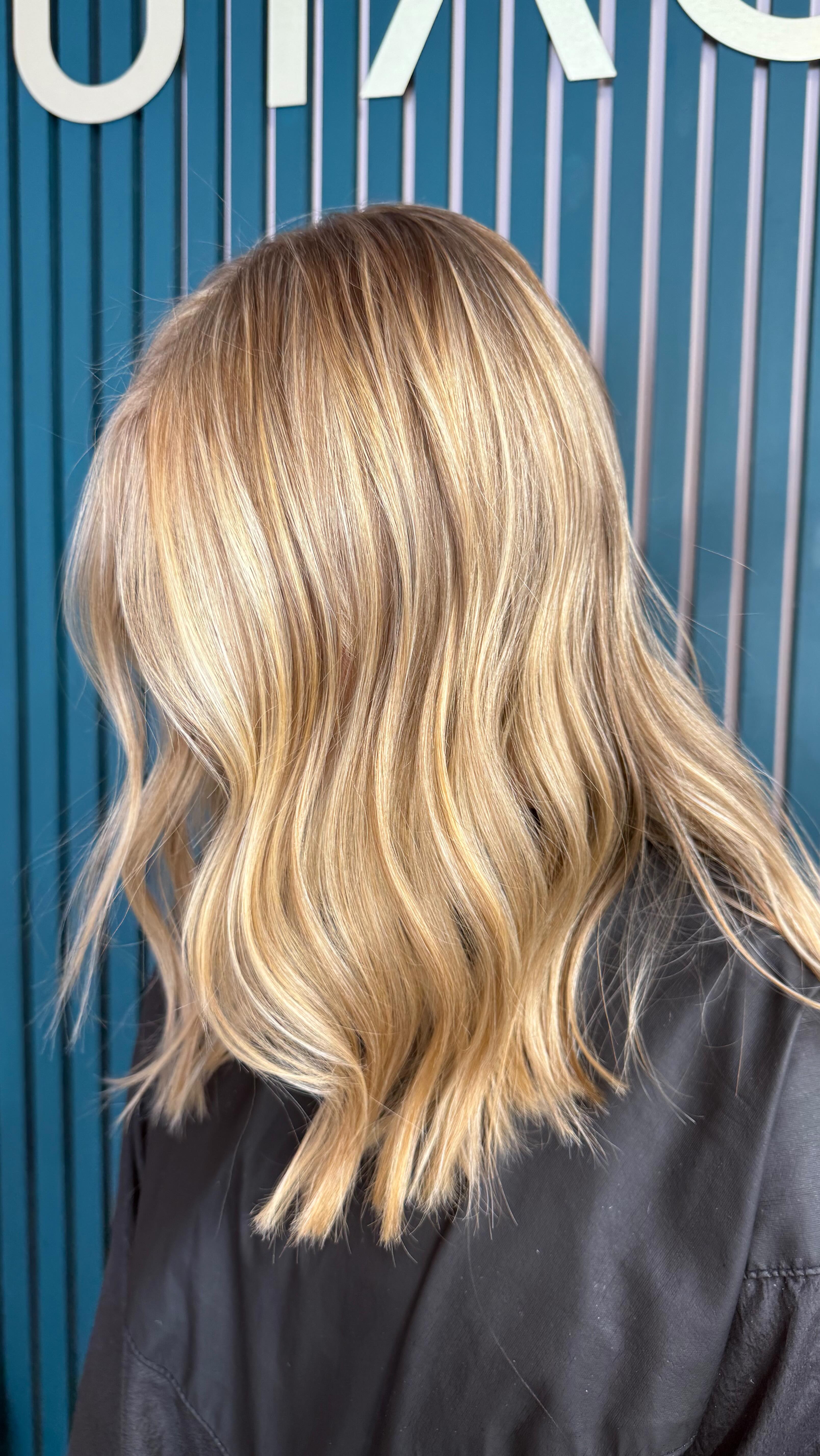 It’s been such a privilege creating so many beautiful hair transformations at Bouyage this year ✨💇♀️ We’re wrapping up soon and can’t wait to see you in 2025!
🎄 Christmas Hours 🎄
Tue 23rd: 9am–6pm
Wed 24th: 9am–3pm
Thu 25th: Closed
Fri 26th: Closed
Sat 27th: 8:30am–5pm
#Bouyage #BouyageBalayage #StAlbansBalayage #ProudlyIndependent #WomanOwned