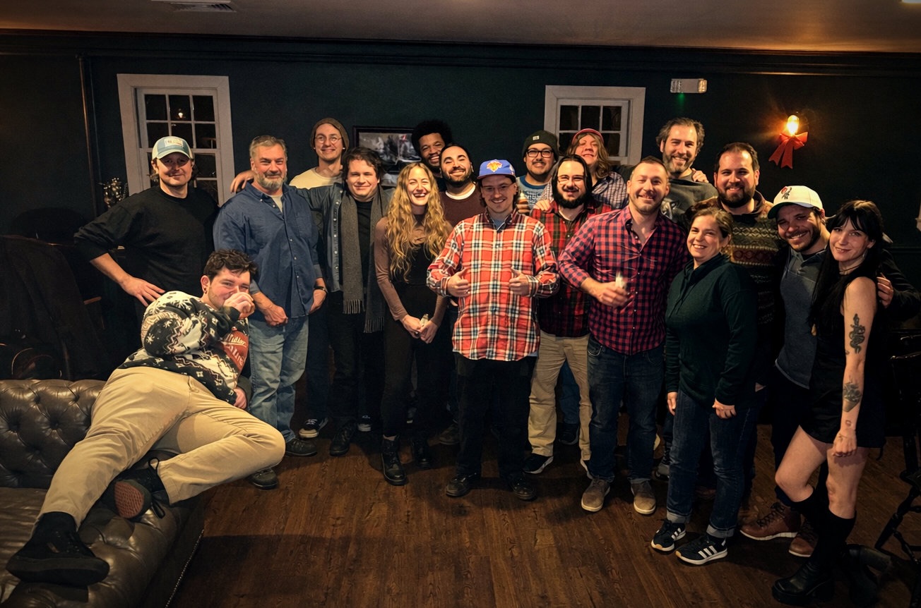 Warm holiday wishes from our team - may the season bring you peace, joy & cheer!
Our Taproom is open 12-4pm today…last minute gift needs? Quick pint before cooking dinner? Looking to snag a $75 case of Geobunny? We got you covered.
Merry Christmas!