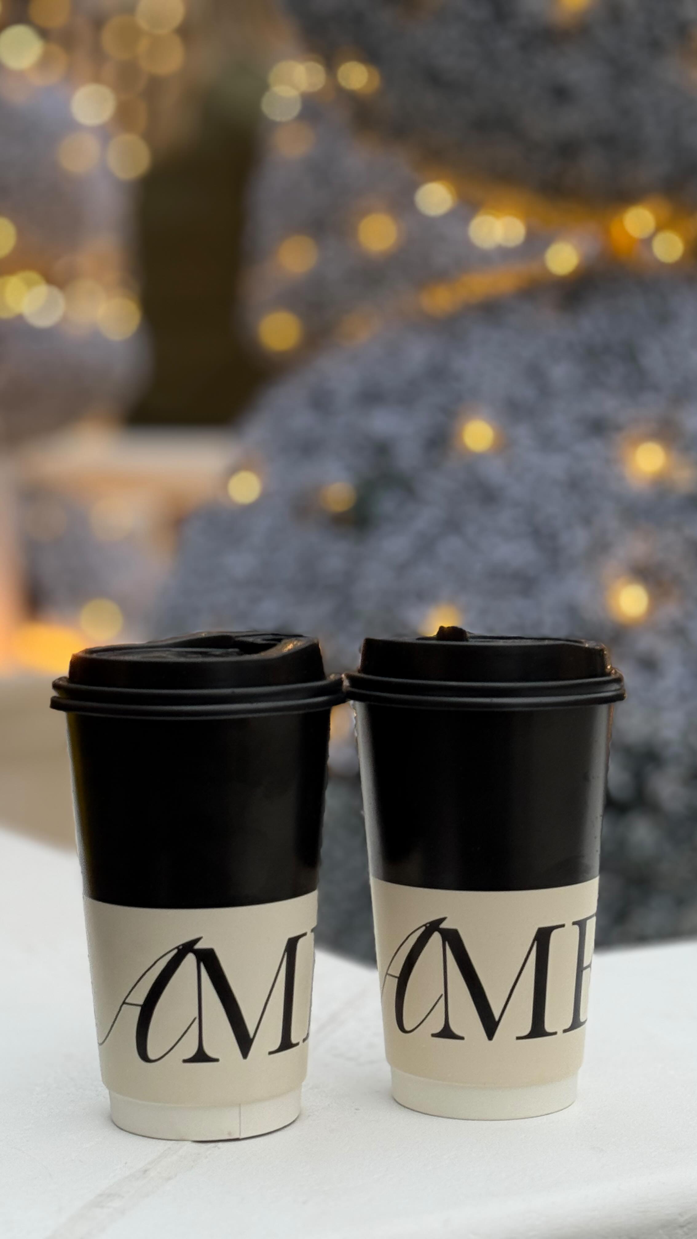 Santa on the go✨ quick pit stop at Amelia for a cheeky hot chocolate❤️
#coventgarden #christmas #santa #coffee #londoncoffeeshops