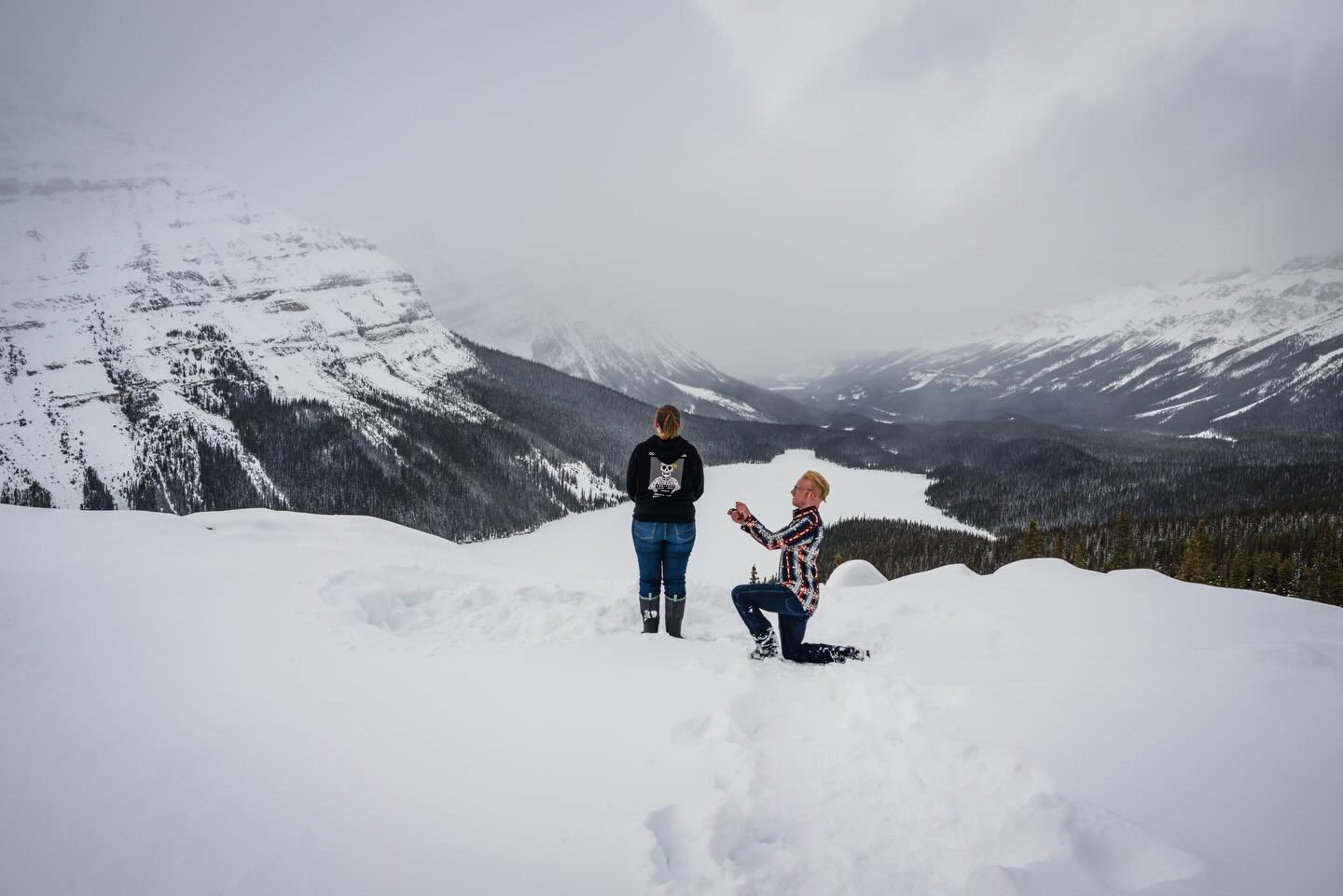Sometimes love doesn’t belong in crowded places…
It deserves calm, mountains, silence —
a place that feels yours, even just for an hour.
Peyto Lake isn’t only for magical proposals ✨
It’s also for families who want to remember laughter, hugs, and those once-in-a-lifetime moments
No crowds.
Just nature, love,
and memories that last forever.
Christmas Gift to You:
Use code Pumas25 and get 50% OFF
Only 5 spots available
Offer ends December 31, 2025
Valid for bookings February 15 – December 20, 2026
#familyadventureday #engagementphotography #peytolake