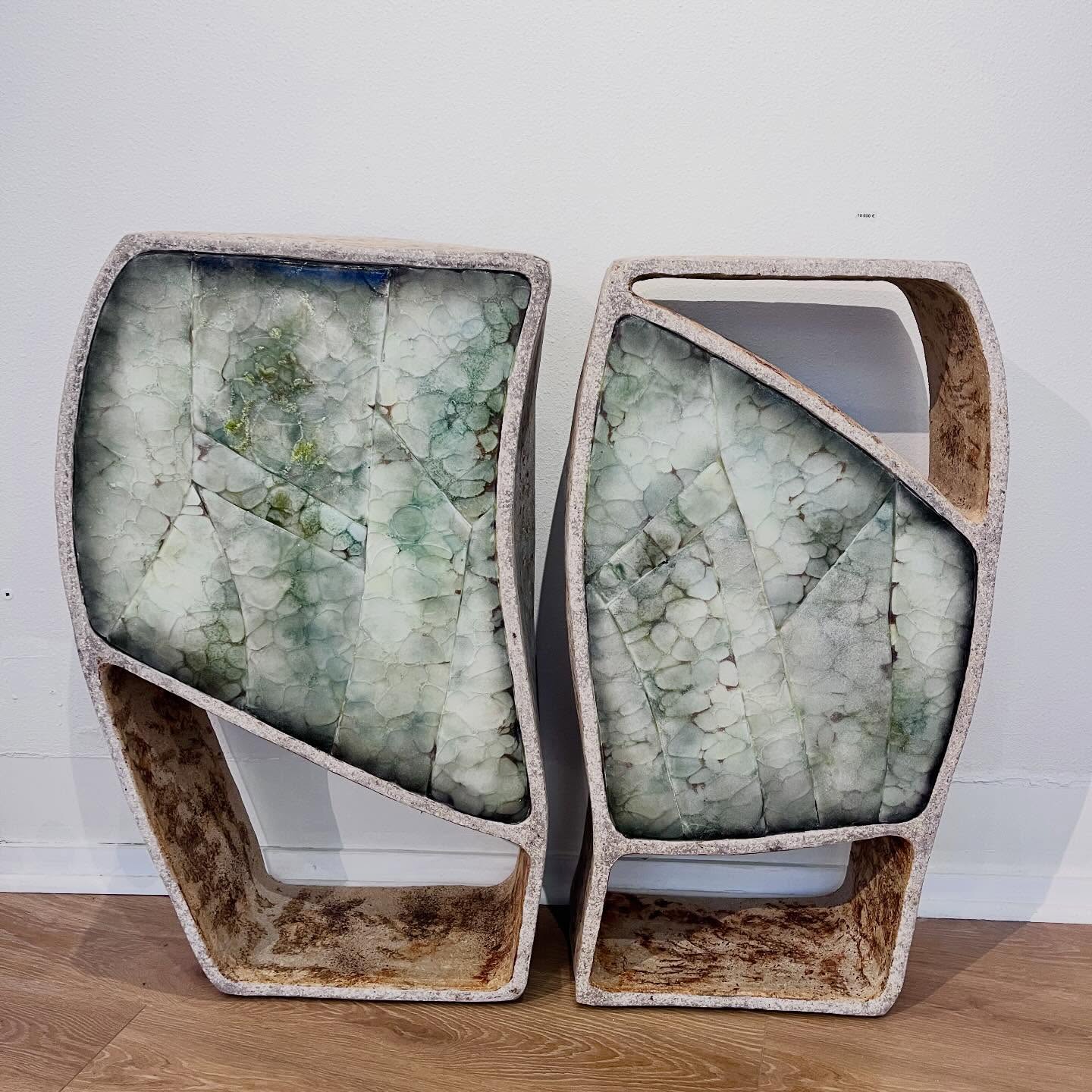 ✨ RETOUR sur la Console « Amalgame »
Fruit d’une belle collaboration avec @boriscappe, artiste céramiste.
Grès avec intégration d’émaux sur cuivre texturés, montée à la main avec soin.
ORIGINE est une collection née d’une réflexion sur la nature profonde des matériaux que nous façonnons. Elle rend hommage à la terre et aux minéraux, éléments bruts et fondateurs de notre matière première.
À la croisée de l’art, du design et du savoir-faire, cette collection interroge, elle ne cherche pas à dominer mais à révéler ce que la nature a à nous dire.
Déclinaison mobilier, tableau, objet
📍Collection en évolution, à retrouver au @_studioparallele_