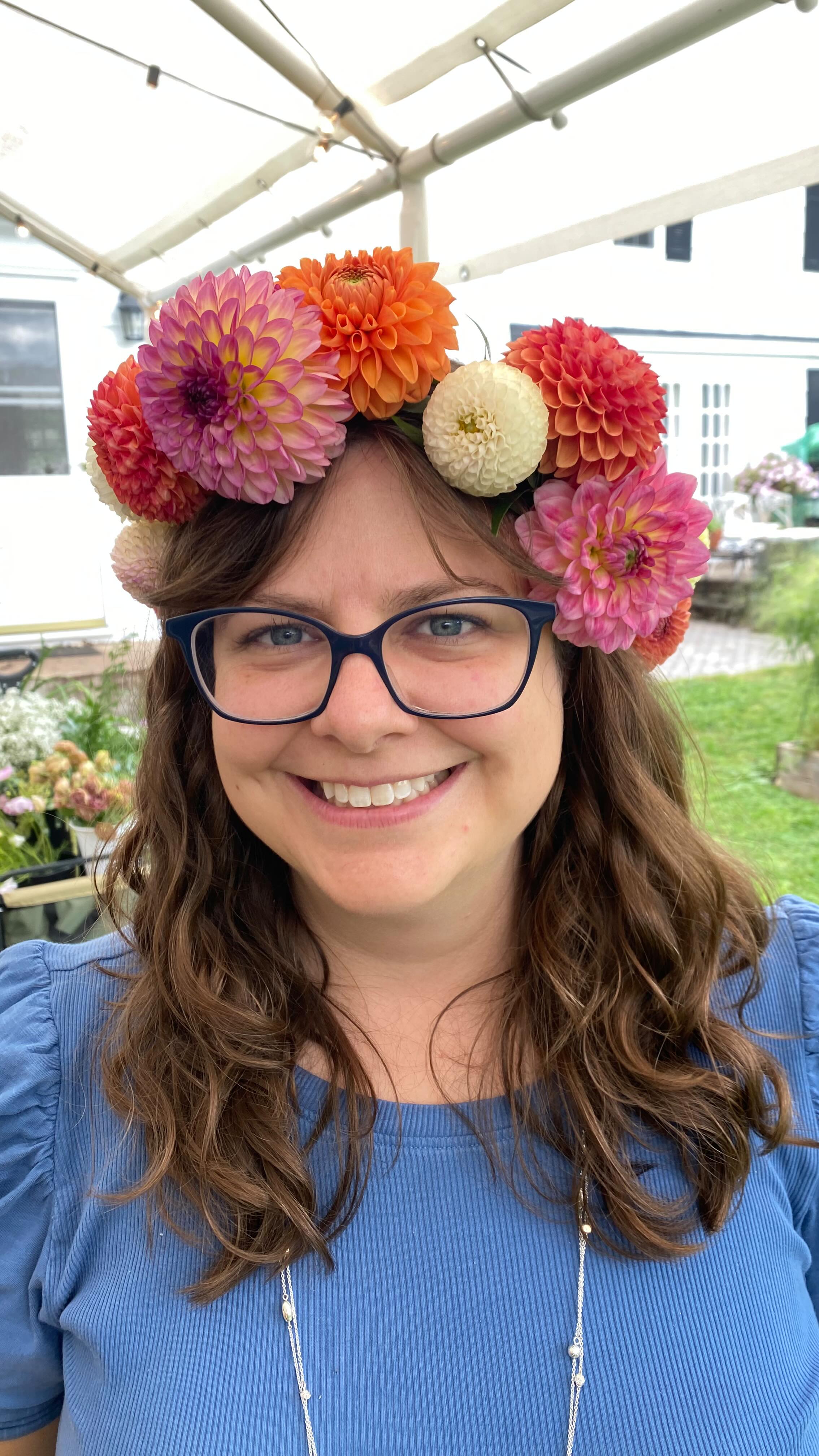 2025 — what a year! So much learning, growing, blooming, and enjoying every season. Connecting with flower friends, Zumba nights with my sister, sweet moments with my nephew, a trip to the Chicago Dahlia Show with my husband, and celebrating my 40th birthday in the best way possible.
Feeling so grateful for every bit of beauty, connection, and every part of the season this year brought — here’s to 2026!