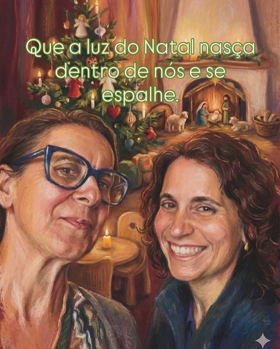 Que este tempo nos devolva ao essencial.
Ao silêncio que integra, ao ritmo que abriga, à presença que educa.
Que as festas sejam um espaço de repouso, gratidão e reconexão connosco, com os outros e com aquilo que verdadeiramente sustenta o caminho educativo.
Do EducaSÃO, desejamos-vos boas festas e um novo ciclo vivido com consciência e sentido.
Abraço caloroso,
Sara&Felipa e equipa EducaSão💛✨