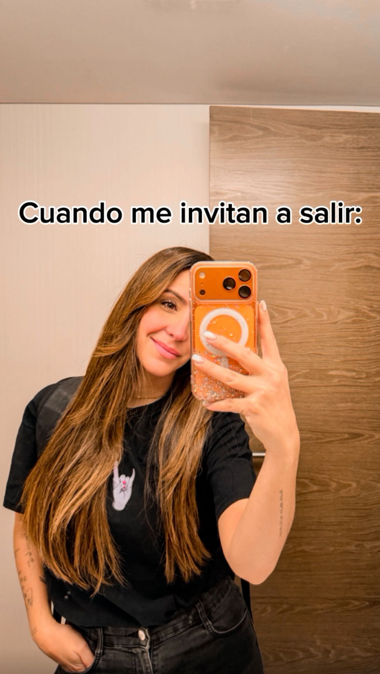 Dicen que la vida es una sola… y al parecer la mía viene con plan corporativo, llamadas ilimitadas y muchas emergencias que atender ¡siempre! 🫨😂
#roadmanager #personalmanager