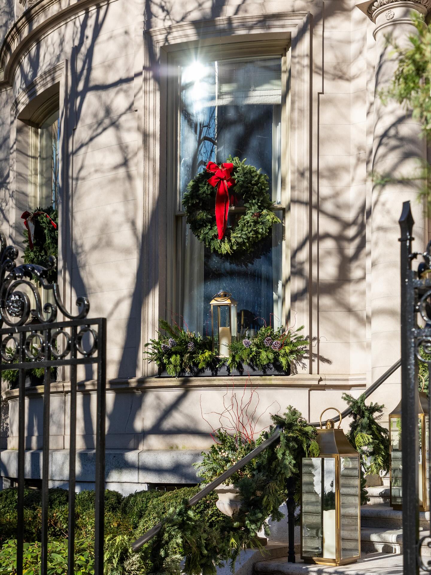 That’s a wrap on 2025! 💫 Warmest wishes for a happy holiday from our Perennial Gardens family to yours! We’ll see you in the New Year! 🥂
#happyholidays #holidayseason #homefortheholidays🎄☃️🏡
