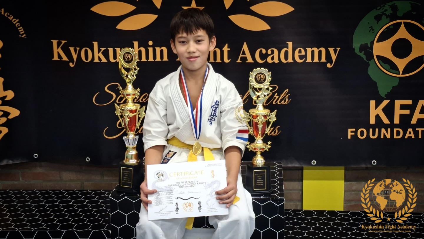Ross Jones - Champion U12 and Best Male Fighter of the Academy. Awarded after a composed performance reflecting consistent training and technical development.
📸 Dojo Tournament – December 2025
#kyokushin #karate #champion #talent