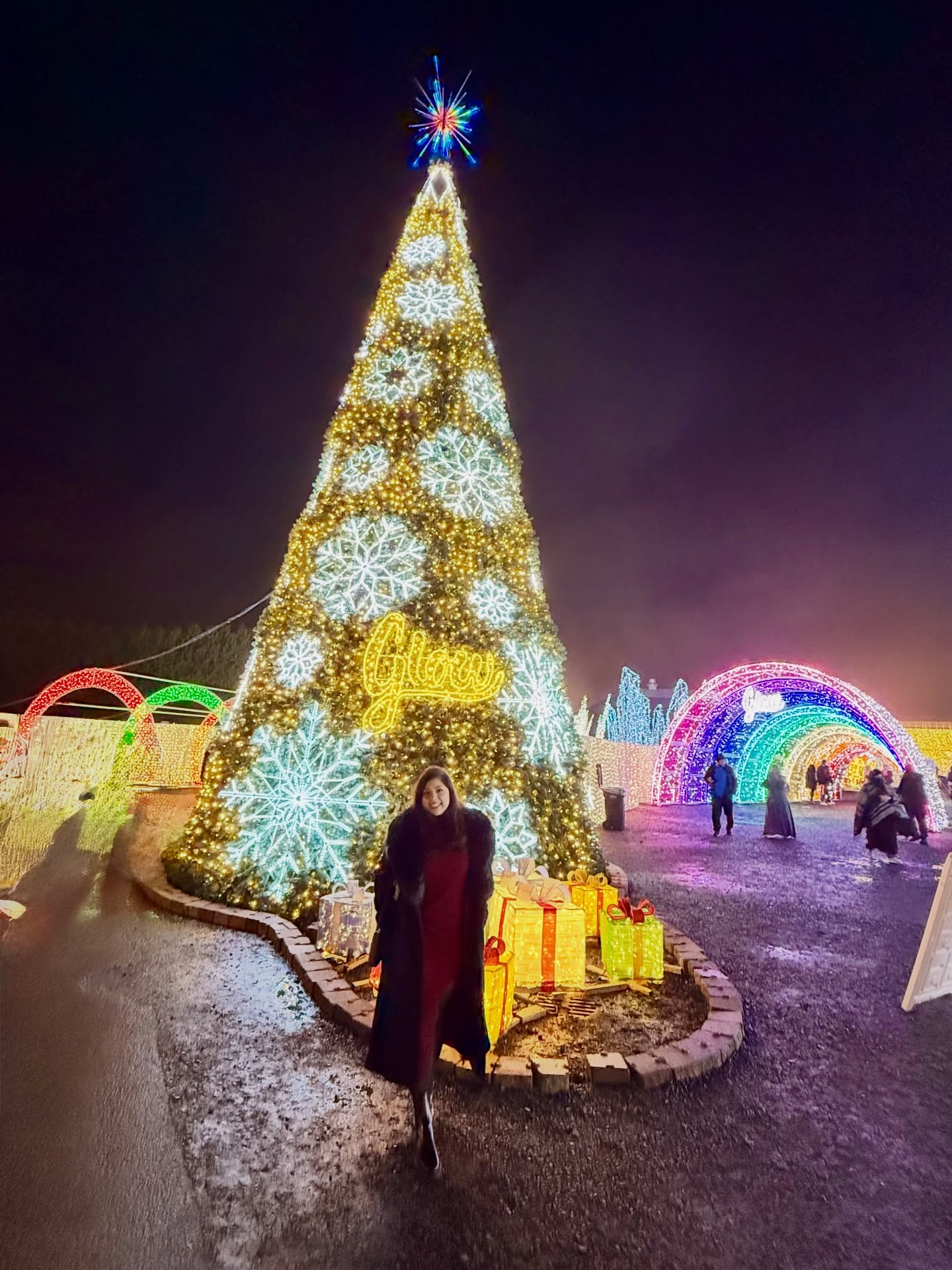 This Christmas, I’m grateful for stories, sunsets, travels, and all of you who make this journey special 🤍
May your days be merry and your hearts be full.
Merry Christmas ✨
#MerryChristmas #ChristmasVibes #ChristmasMood #HolidaySeason #FestiveFeels