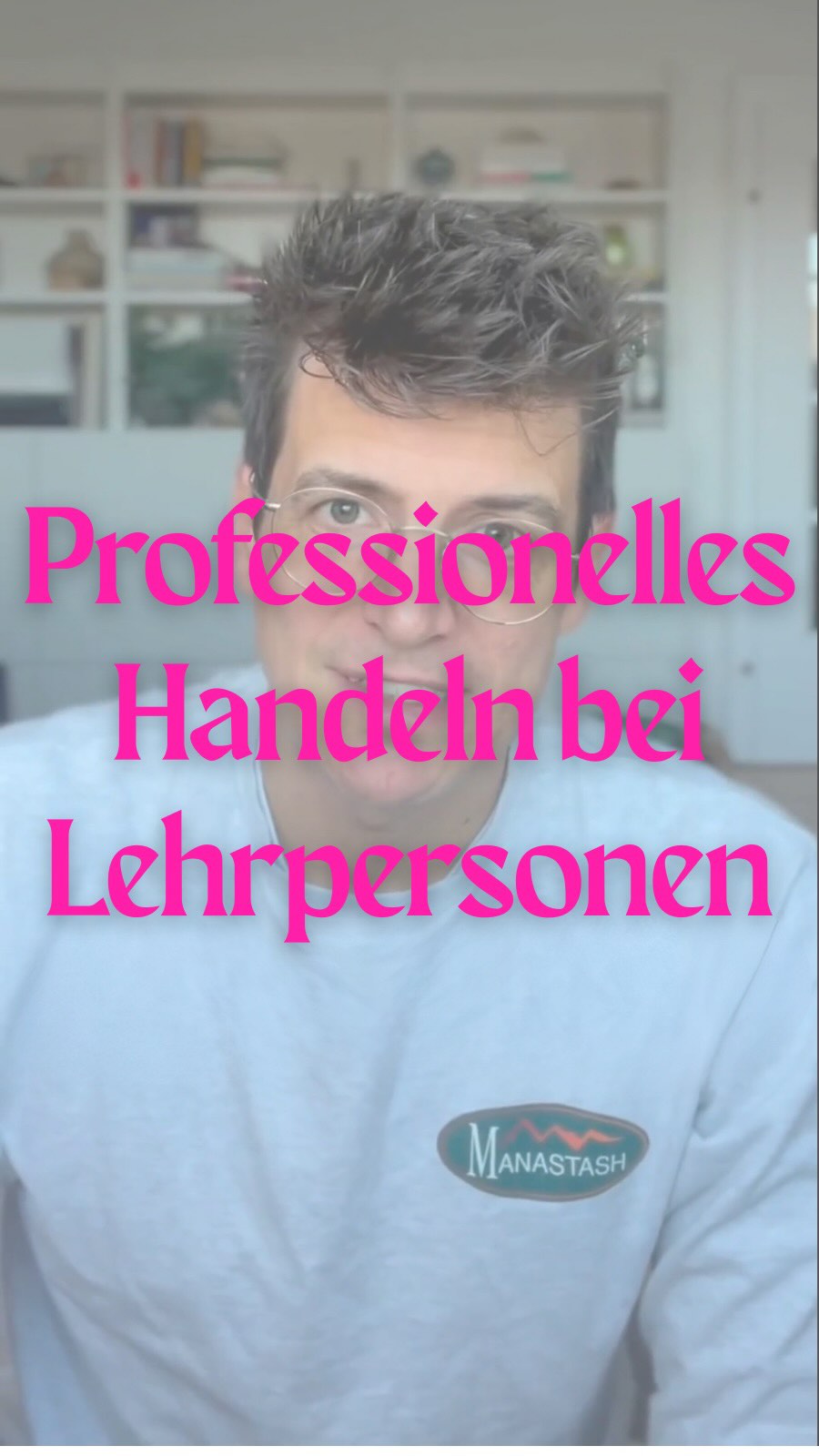🔍 Professionelles Handeln von Lehrpersonen – was steckt dahinter?
Was macht eigentlich professionelles Handeln im Lehrberuf aus? 🧠💡 Es geht darum, im komplexen Schulalltag – zwischen unterschiedlichen Schüler:innen, Kolleg:innen und Eltern – situationsangemessene Entscheidungen zu treffen. Und das oft unter Zeitdruck!
In der Aus- und Fortbildung können wir solche Situationen gezielt reflektieren: durch Videos, Textbeispiele oder Praxiserfahrungen. So lernen (angehende) Lehrkräfte, schneller und besser zu reagieren.
Was sind eure Erfahrungen? Wie erlebt ihr professionelle Kompetenz im Schulalltag? 👇
#Lehrerbildung #Bildungsforschung #ProfessionellesHandeln #Lehramtsstudium #Schulentwicklung #Didaktik #Lehrerleben #UniWien #ForschungFürDiePraxis
Quelle: Cramer, C., Brown, C., & Aldridge, D. (2023). Meta-Reflexivity and Teacher Professionalism: Facilitating Multiparadigmatic Teacher Education to Achieve a Future-Proof Profession. Journal of Teacher Education, 74(5), 467–480.