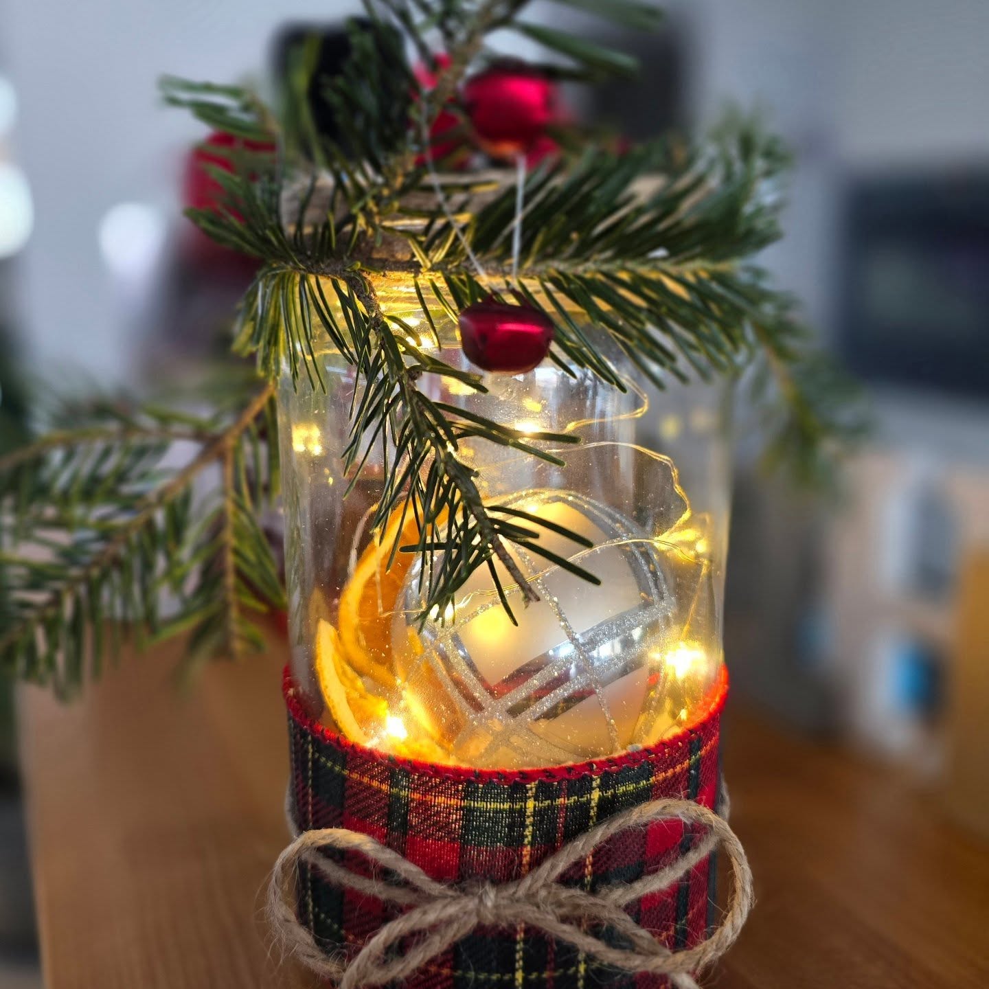 ✨ 𝙅𝙤𝙮𝙚𝙪𝙭 𝙉𝙤𝙚̈𝙡 ✨
En cette période magique, je tiens à vous remercier de tout cœur pour votre fidélité et tous ces partages.
Que ce jour de Noël soit rempli de joie, de rires et de beaux instants partagés avec vos proches.
⭐ Je vous souhaite un très joyeux Noël 🎄
Entre lacs et montagnes
Isabelle