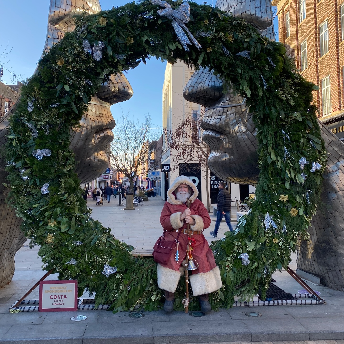 Wishing all who celebrate a most wonderful Christmas filled with love and laughter. Thank you for following along on my channel - I truly appreciate all the beautiful friendships that have formed this past year as we all come together to show what a kind and caring community Bedford is!
On that note - the star of Christmas 2025 is the wonderful gent who has brought smiles to hundreds of families. He is often found at Gallones ice cream parlour I believe. Thank you so much for making so many people happy!!!
Cheers to Santa , big love to you all, and of course to the lovely Jane who made this exquisite wreath, have a fantastic Christmas 🎄#discoverbtown #bedford