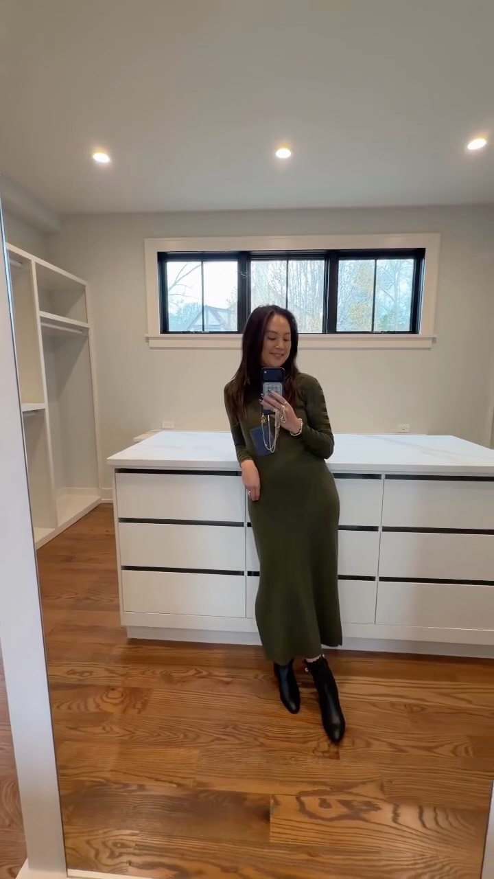 A home where architecture meets serenity.
Warm textures, custom millwork, sunlit rooms, and spaces that make you want to slow down and stay awhile.
✨ Custom-built residence by ADS Design Build on a flat .37-acre lot in Chesterbrook Woods, McLean VA
✨ Over 5,700+ square feet across four finished levels
✨ Dramatic open stair tower with a custom Jatobá wood screen wall
✨ Sun-filled interiors framed by Marvin Elevate windows
✨ Warm, organic materials and designer-selected finishes throughout
✨ Gourmet kitchen with ROC custom cabinetry, waterfall island, Thermador and Bosch appliances
✨ Vaulted family room with twin skylights and serene backyard views
✨ Open dining and living rooms anchored by a Calacatta Gold fireplace with Virginia Mist mantle
✨ Full-width mahogany door leading to a screened flagstone porch
✨ Sanctuary-style primary suite with private balcony, custom dressing room, and spa bath
✨ Spa-quality bath includes marble basketweave flooring, rainfall shower, and freestanding whirlpool tub
✨ Three additional upper-level bedrooms with custom closets and designer bathrooms
✨ Finished attic loft with wet bar and two-level bonus space
✨ Lower-level media room with gas fireplace, kitchenette, guest suite, and wine storage
✨ Exceptional access: one stoplight to DC and minutes to parks, trails, Arlington, Tysons, and Bethesda
📍5921 Chesterbrook Rd, Mclean, VA 22101
Listed by @econroyva @colleen.adsit.stoltz @hbc_serhant @hbc_serhant @serhantvirginia
💌 DM me for your private showing
🩷 @katmassetti, your Northern Virginia real estate professional concierge