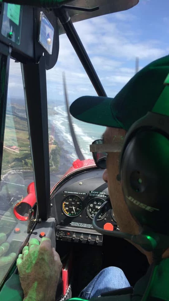 Today Bill achieved a huge milestone - flying his 25,000th hour! 🥳🎉🍻
His flying career has been interesting and varied, beginning in the Air Force as an avionics engineer then onto flying a huge range of types. From towing gliders in a single seat Piper Pawnee to flying all around the world in a Boeing 787 ✈️
Bill is passionate about sharing the skill and thrill of tail dragging, and has racked up 5000 hours in the Super Cub alone! His tally also includes 6800 hours instructing 👨✈️
Bill has also shared flight time with his wife and two daughters; Neroli regained her PPL in the Cub after an over 20 years lapse lapse; Ashleigh and Bill were on the B737 together when Ash was a Flight Attendant with Air New Zealand, and Olivia did all of her flight training with Bill and now works with him as an instructor at Classic Cubs. Will his grandson Finn have the aviation bug too? 🤔😅
Join us in congratulating Bill on this epic achievement 🤝👏
#25000hours #milestone #aviationcareer #pilot #flightinstructor
