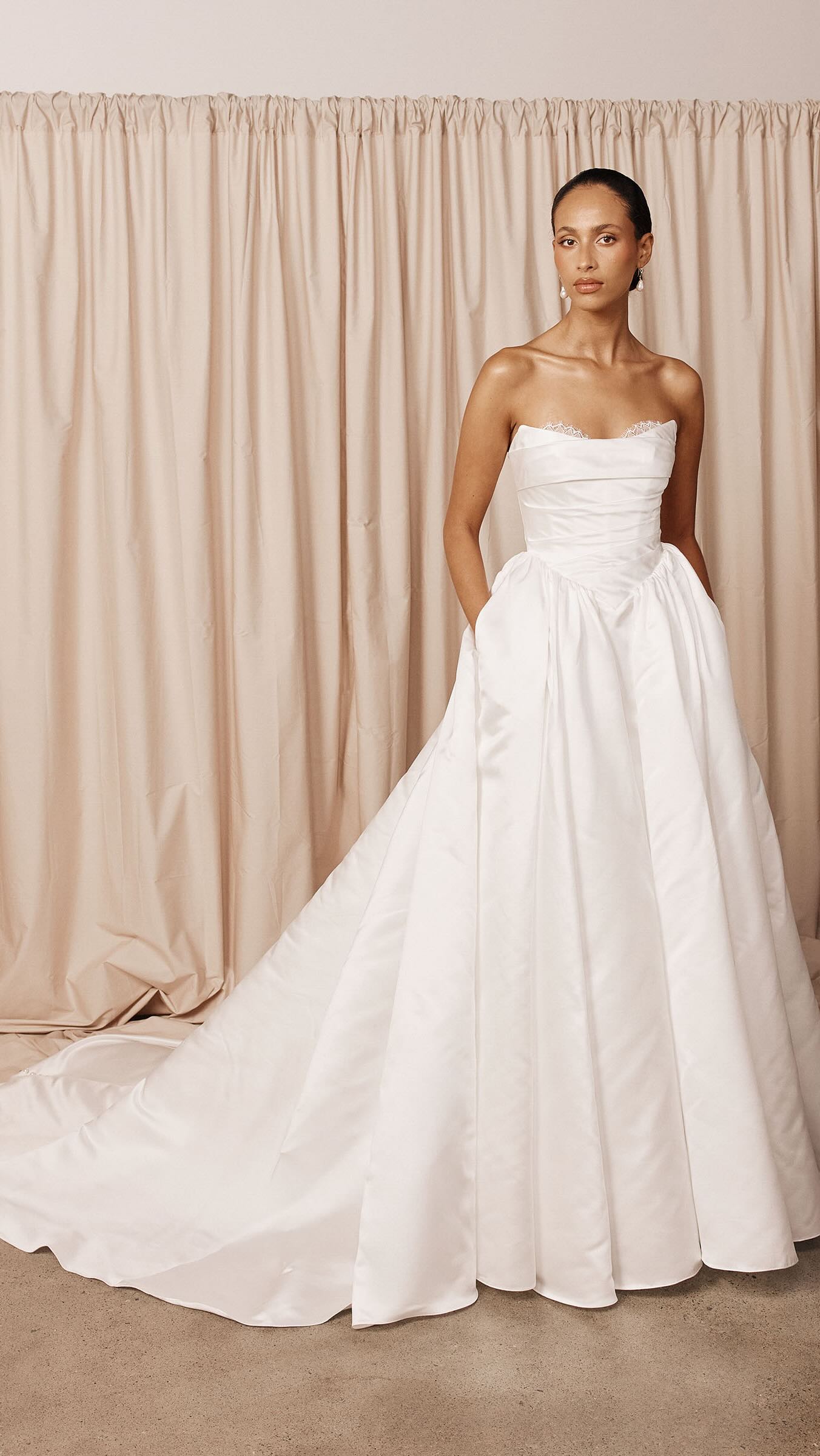 The new girl at @hamptonsbridal… meet Vittoria from @grace_loves_lace 😍