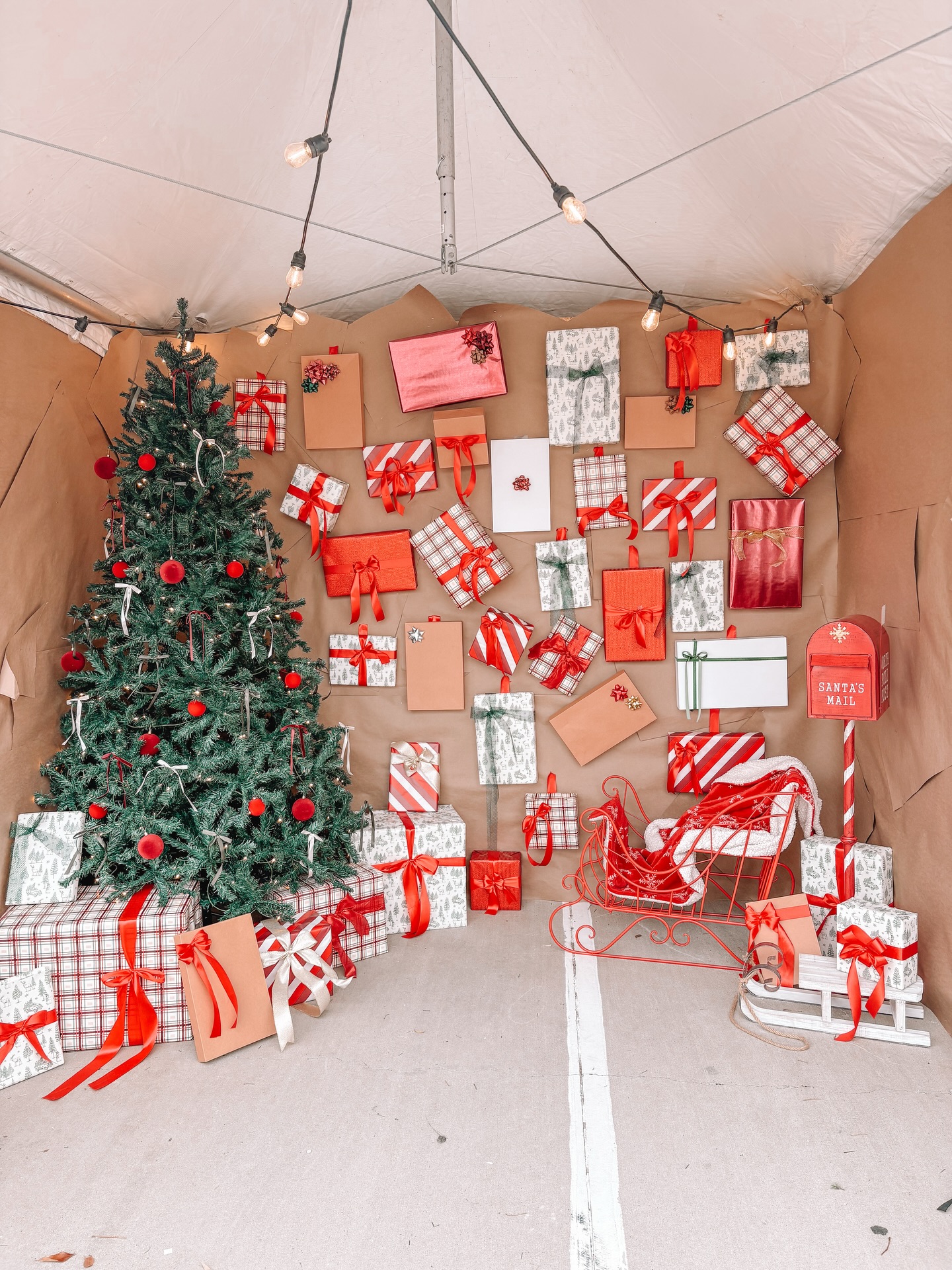 2025 SANTAS selfie station for @town_of_prosper Christmas Festival π
ππ
THIS YEARS ROOMS:
π Country Christmas
π Pink Christmas
β¨ Season of Sparkle
Every season we come transform {3} 10x10ft Selfie Stations(wooden boxes) for everyone to enjoy! If you took a selfie, tag us!! And we canβt wait for you to see the things we have dreamed up for next year π