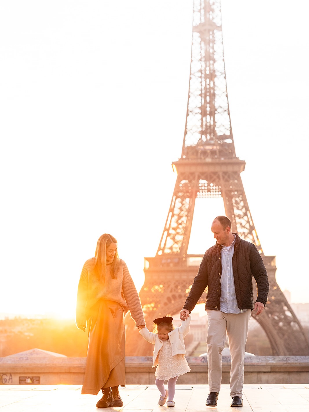 Happiest of Holiday Seasons from our lil fam to yours ❤️💚
This year, we are extra grateful for
🎀 a year of unforgettable adventures with our Goldie girl
🏡 record breaking 97 ‼️ clients who entrusted our team with their real estate endeavors this year
👯♀️ the best team who goes above + beyond to ensure our clients have the best possible experience when buying, selling, leasing, or investing
☺️ above all the health + happiness of our loved ones - easy to take for granted but we are so fortunate in this stage of life
2025 flew by in the blink of an eye! Looking forward to all the new year has in store. 🎊
#houstonchristmas #houstonfamilies #houstonlocal #merrymerry #byebye2025