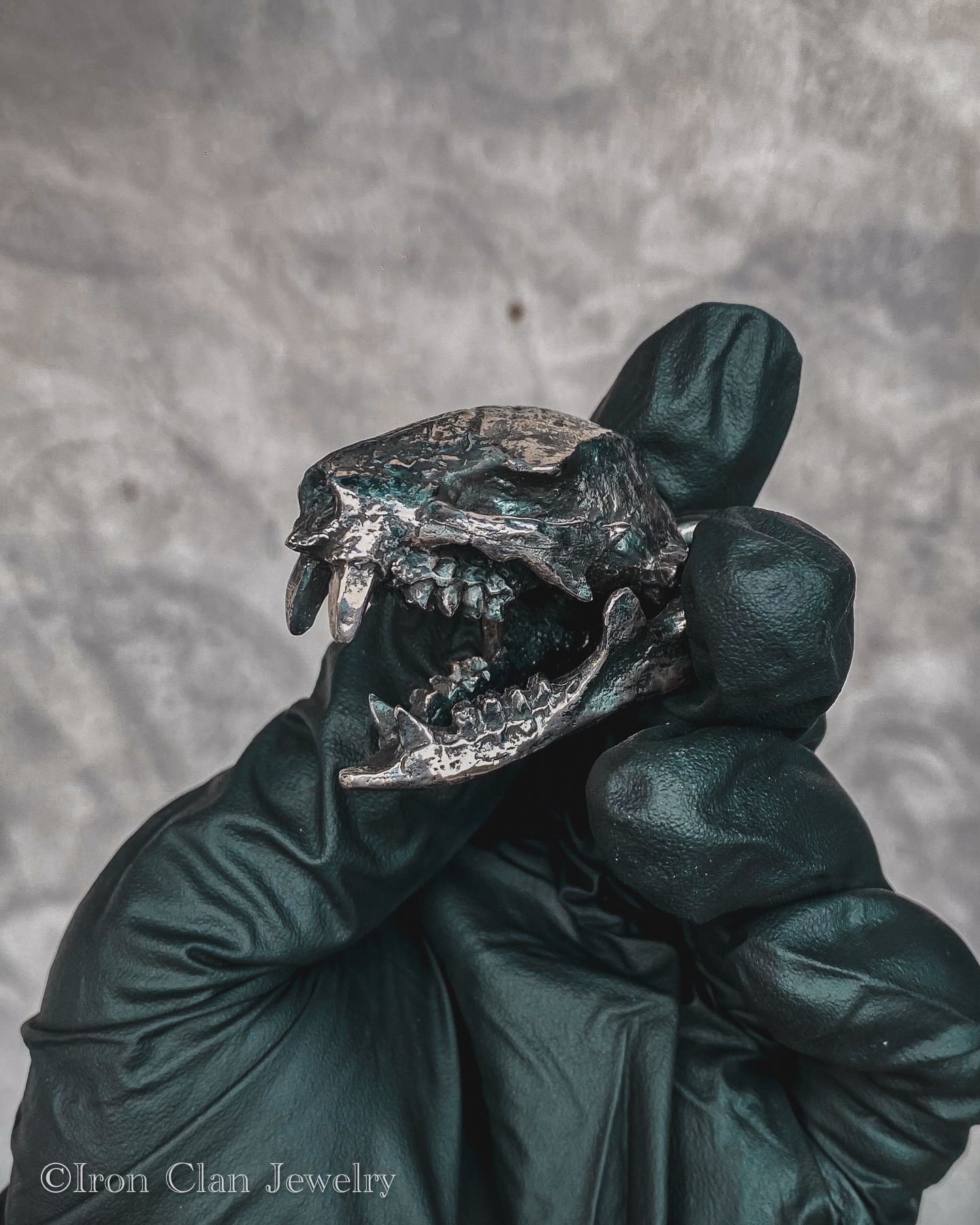 A custom Sloth Skull pendant, created for one of our loyal customers from the US. Every detail is hand-sculpted in solid 925 silver, built thick and heavy nearly 60 grams, just the way it should be.
The jaw is fully articulated, so the mouth can open and close, giving it a raw, living presence. No shortcuts, no casting tricks.. just pure handwork, texture by texture.
Pieces like this aren’t just jewelry. They’re personal relics, forged from ideas, trust, and long conversations.
Thank you for trusting Iron Clan to bring this vision to life. ⚒️🖤
__
#IronclanJewelry #ironclancustomworks
#925Silver #handmadejewelry #925silverpendant