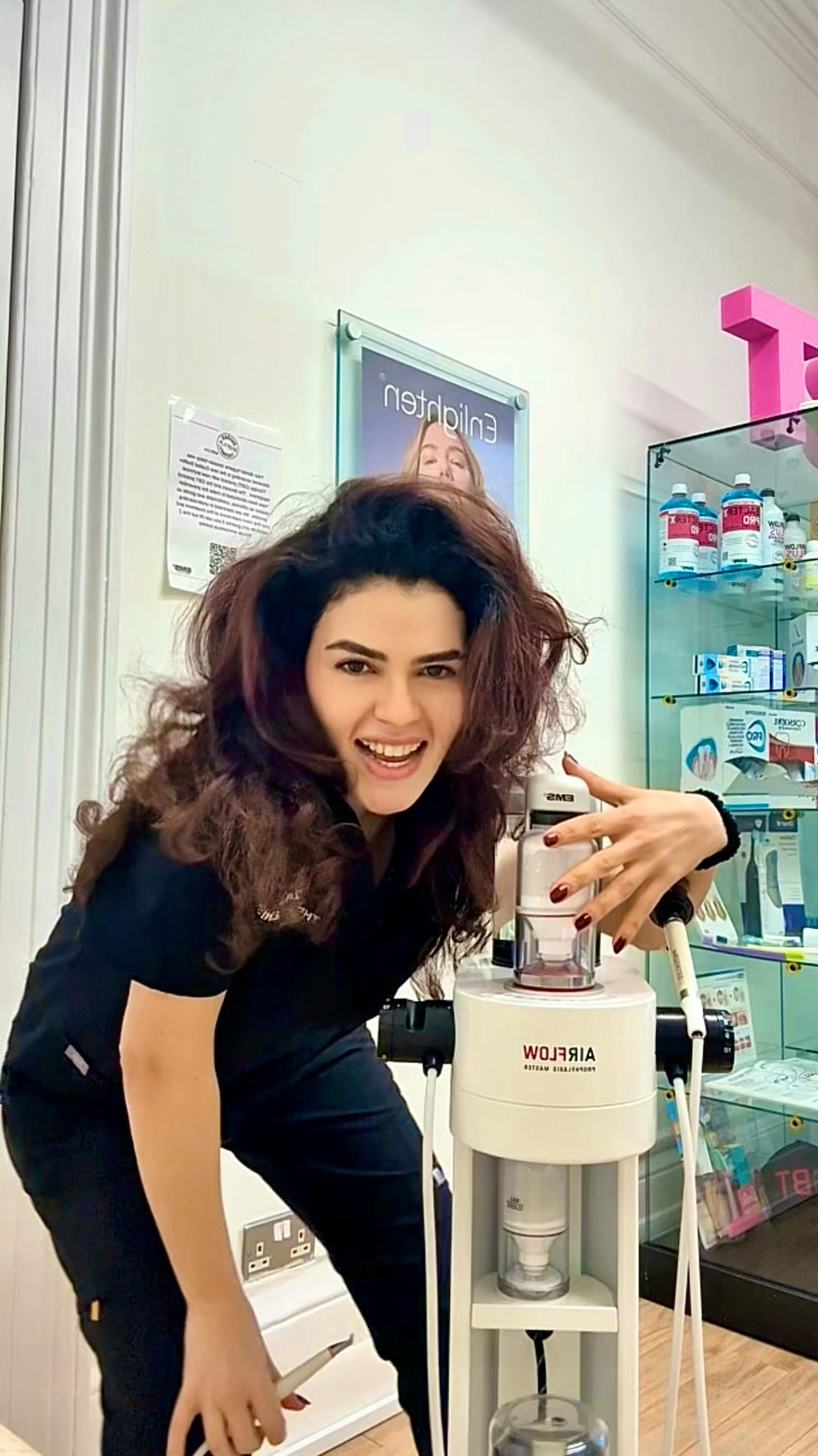 Take your work seriously, but don’t take yourself seriously 💃
.
.
.
.
.
.
.
.
#oralhygeine #dentalhygienelife #dentalfun #dualipafans #zarathehygienist