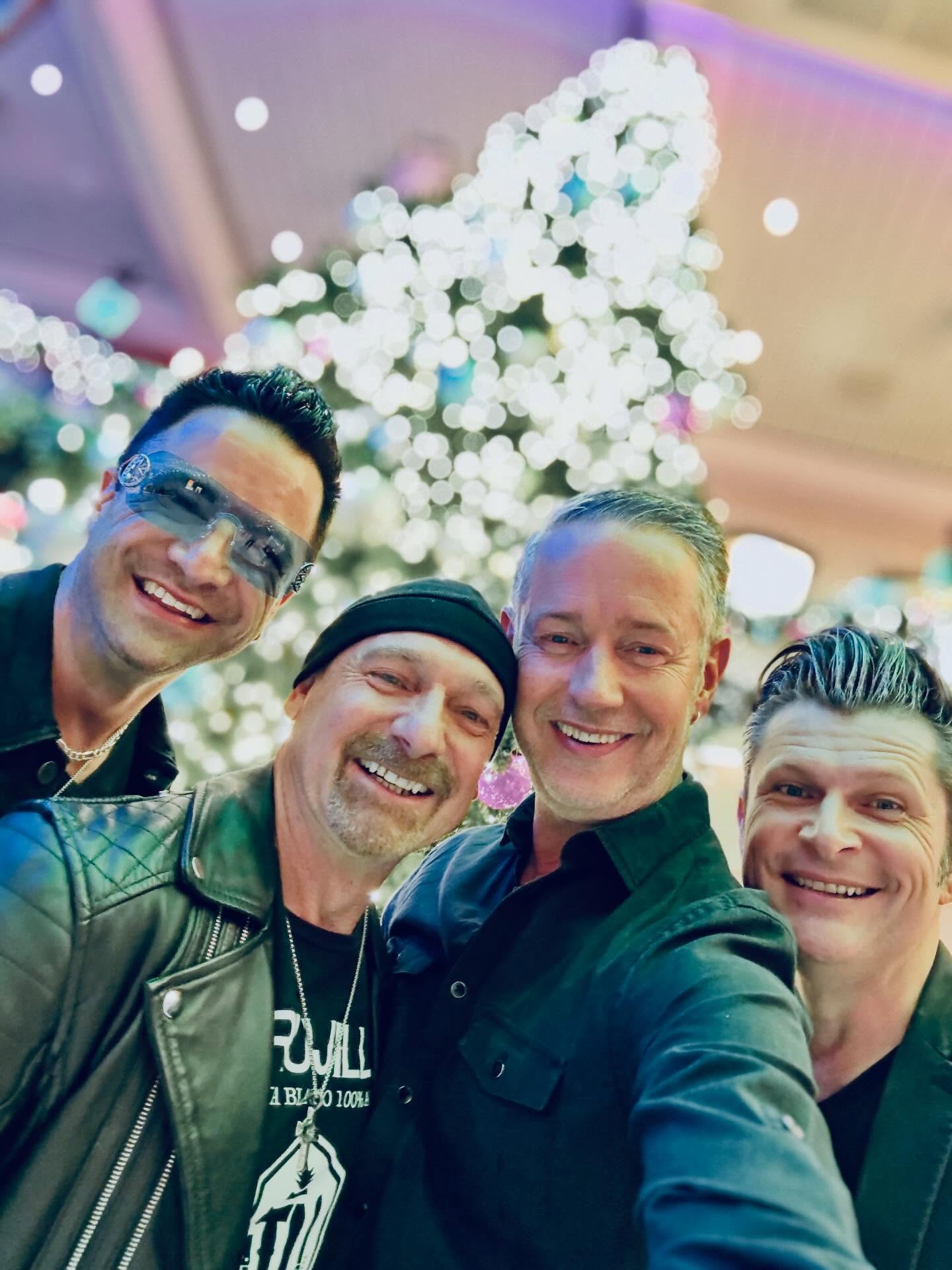 From Royal Caribbean’s Star of the Seas, currently docked at the island of Roatan, Honduras, we’d like to wish everyone around the globe a very Merry Christmas, Happy Holidays, and very Happy & Healthy 2026!
L.A.vation
-
#u2 #u2tribute #u2tributeband #u2lavation #merrychristmas