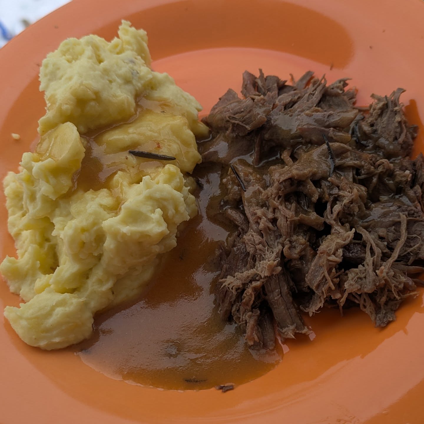 Grateful for local food to fill our bellies this Christmas. @ghost.light.farm blessed us with a gorgeous roast, and if I do say so myself, this meal was some of my best work. 😘🤌
Cheers to good health, community, and another year full of love! ❤️🌟☃️