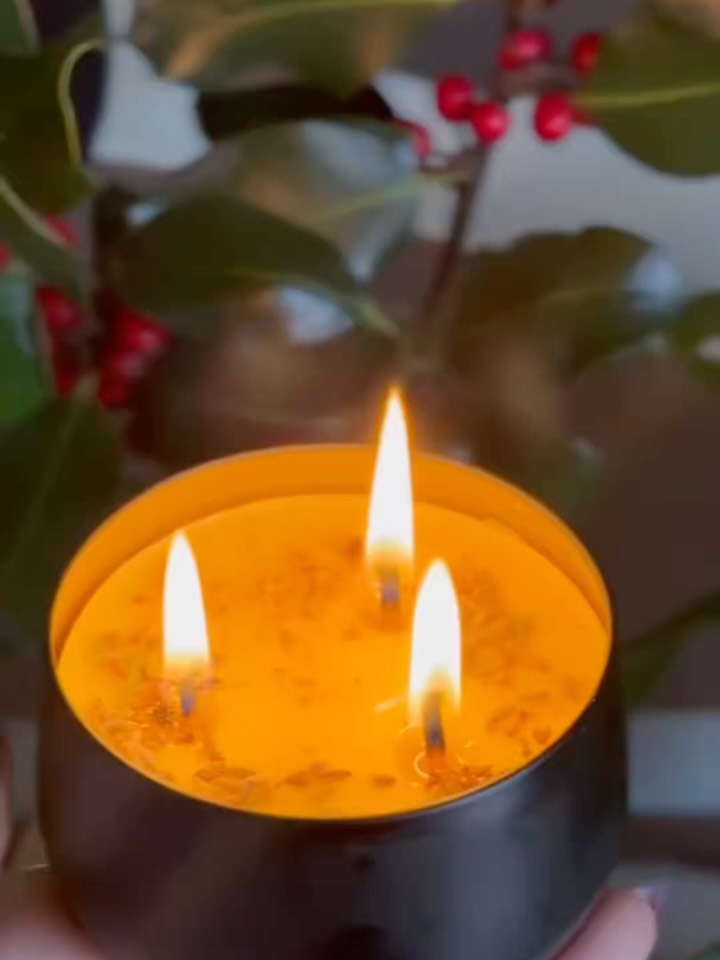 Ayhanay Christmas is about sharing.
Sharing warmth.
Sharing light.
Sharing small rituals that slow us down and bring us back to what matters.
Handmade, natural, created with intention — for you, and for the ones you love.
Because the most beautiful gifts are the ones made with care.
✨🤍