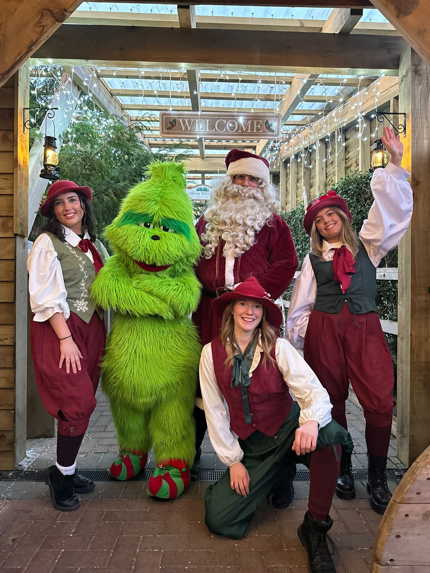 ๐Merry Christmas from everyone at Heads of Ayr Farm Park ๐