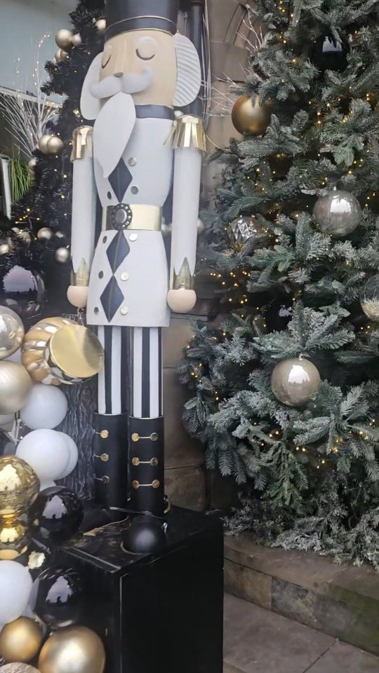 My office for the day 😊
-
-
-
-
-
-
-
-
-
-
-
-
#scotlandfacepainter#corporateentertainer#visitscotland##evententertainment#whatsonglasgow#glasgowevents#hillingtonpark#waldorf#edinburgh#princessstreet#caledonian#whatsonedinburgh#edinburghmarketing#scotsmanhotel#gla_airport#glasgowlife#scottishdailyrecord#Glasgowoffice#princesssquare#braeheadcentre#royalmile#Edinburghevents#unusualentertainment#whatsonlondon#stjamesquarter#londonmarketing#shopsilverburn#peoplemakeglasgow#balmoralhotel