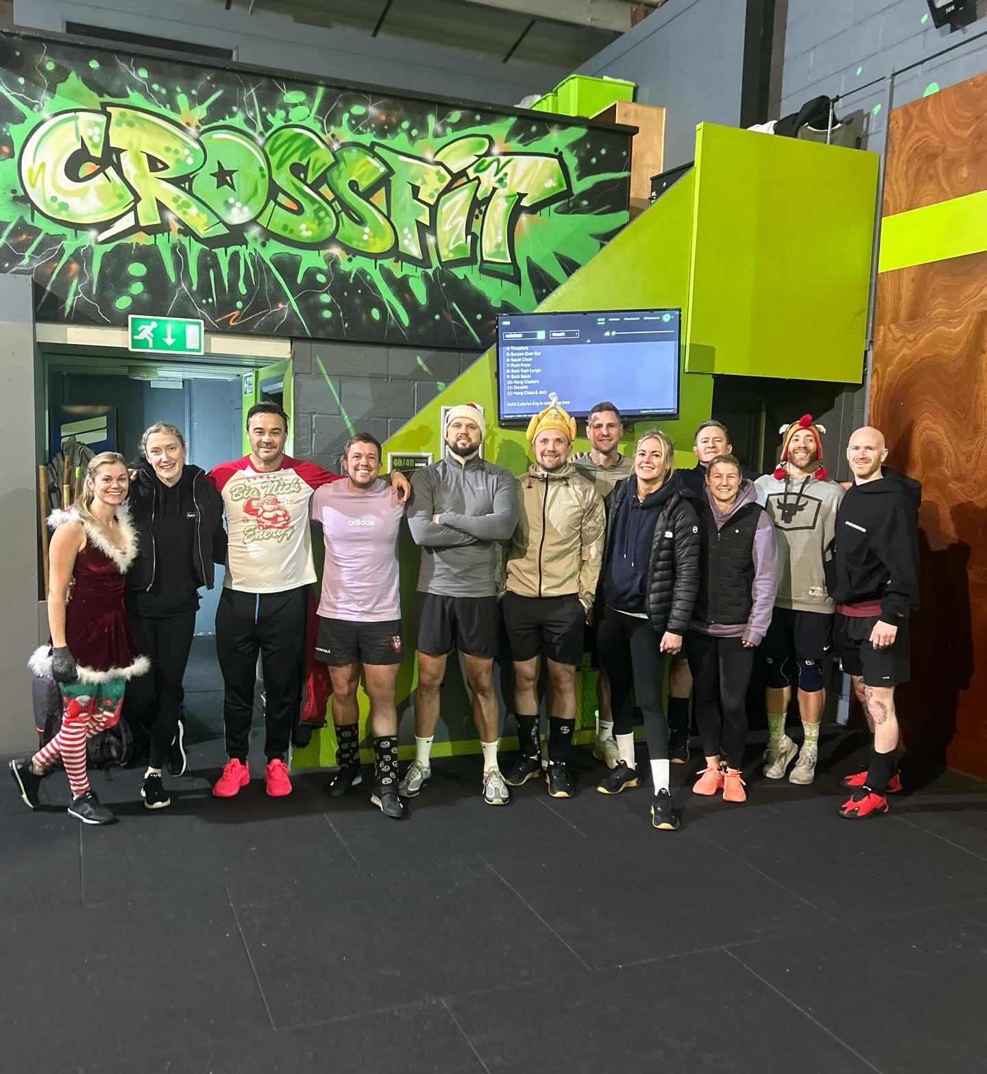 🟢 Xmas Eve at Two Tails.
🟢 Same standards.
🟢 Same effort.
🟢 Same support.
🟢 Just a bit more tinsel, glitz and glam.
🟢 If you’re watching from the sofa thinking “I’d love to train somewhere like that” — you can 👌
🟢 Just click the link in our bio and book your free taster class, the doors are open and we are ready when you are 💪