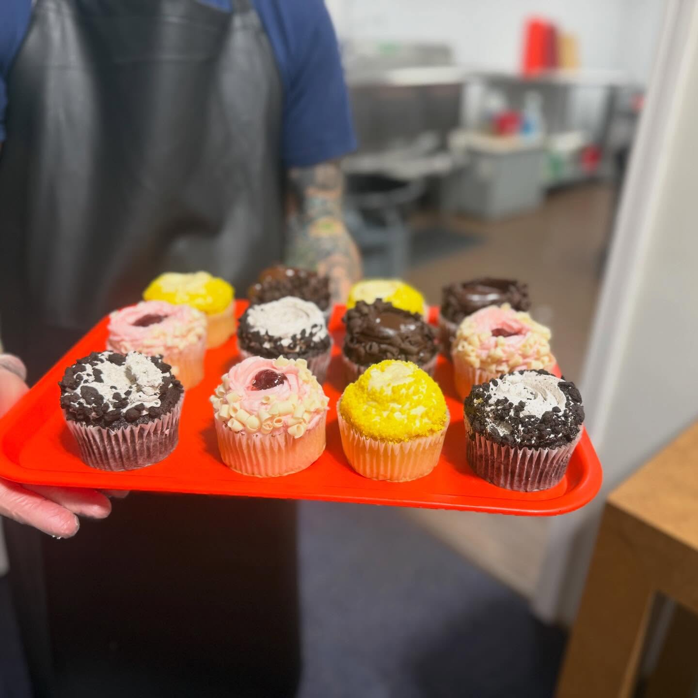 Christmas may be over, but giving never stops 🤍
We’re back tomorrow serving our neighbors with warm meals, prayer, and community at 2000 Parsons Ave from 11 AM–2 PM.
Love shows up year-round—and we’d love to serve you. ✨