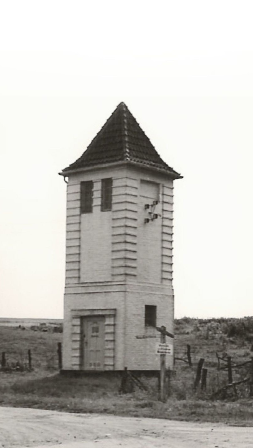 Die Fassade des historischen Trafoturms von 1928 bis heute.
#trafoturm #historisch #fassade #bauenimbestand #architektur