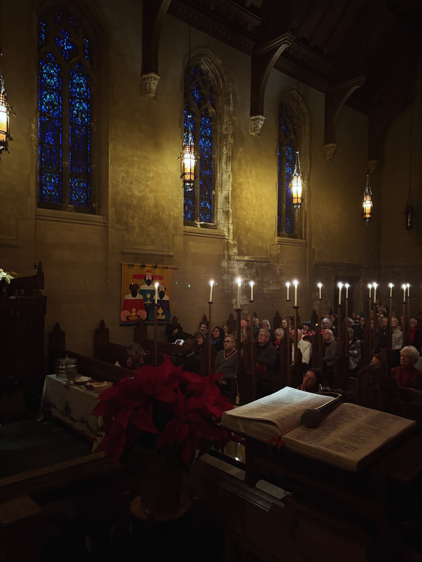 Grateful for a full chapel and full hearts this Christmas Eve ✨🕯️ Thank you for celebrating the birth of Christ with us and sharing in this sacred night.