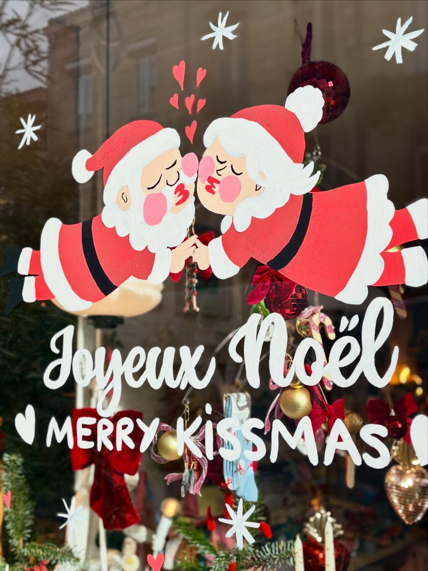 🎄💋 Merry Kissmas 💋🎄
Respirez… tout est sous contrôle ✨
La boutique est ouverte aujourd’hui jusqu’à 17h et on vous attend tranquillement pour les derniers cadeaux de Noël 🎁
Pas besoin de courir : ici, on trouve encore de belles idées, des objets joyeux, utiles, décalés, pensés pour faire vraiment plaisir.
Pour les retardataires, les indécis, les amoureux du joli : vous êtes au bon endroit ❤️
📍 Le Puits d’Amour
113 rue Fondaudège – Bordeaux
🕒 Ouvert aujourd’hui jusqu’à 17h le 24 décembre.
On est là, souriants, prêts à vous aider à finir Noël en beauté ✨