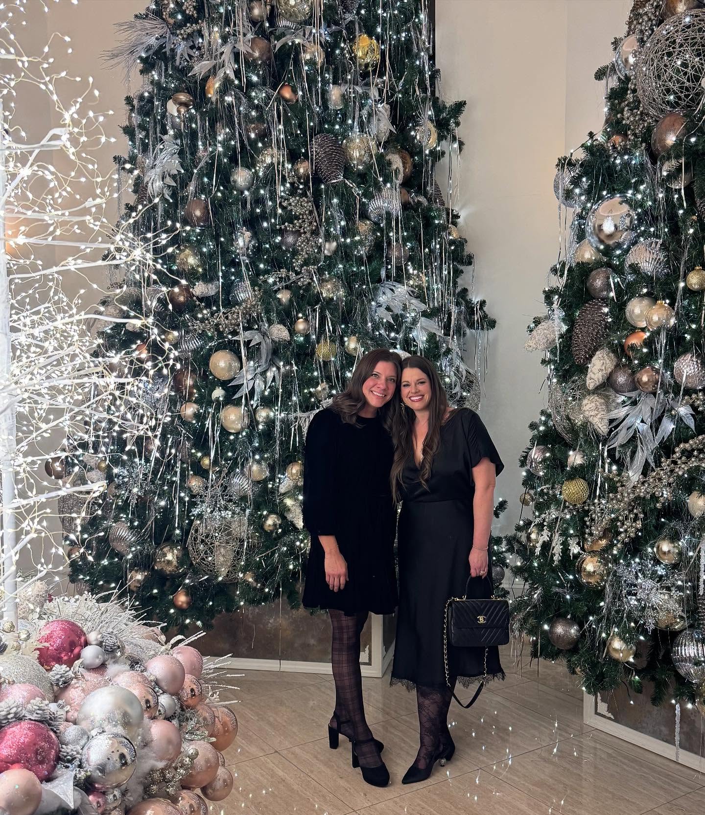 Merry Christmas from the Plan Revelry family to yours! Wishing you a Christmas filled with the warmth of family, the joy of friendship, and the love that knows no bound. 🎄❤️