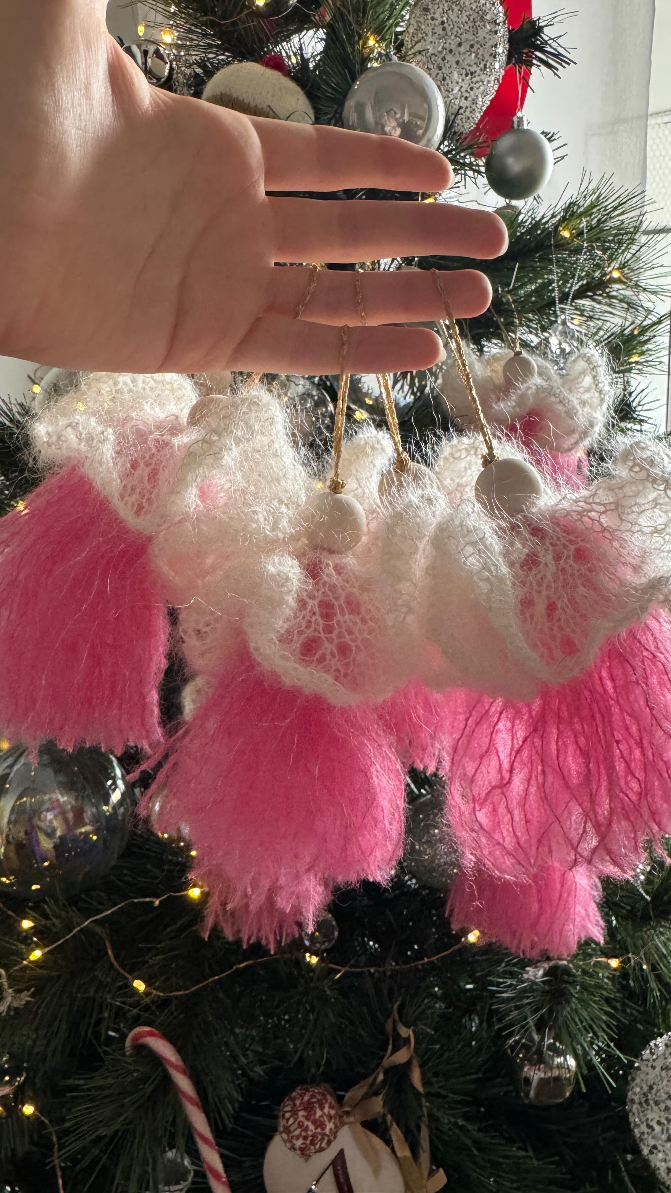 😇🎄 A little Christmas ornament knitting reel I forgot to post! Can’t well wait to post it until next year, can I?! 🫣
Details on these ornaments are in the caption of my last carousel for anyone interested ⬅️ swipe left to find it on my grid 🥰
#christmasknitting #knittedchristmas #knitlife #holidayknitting