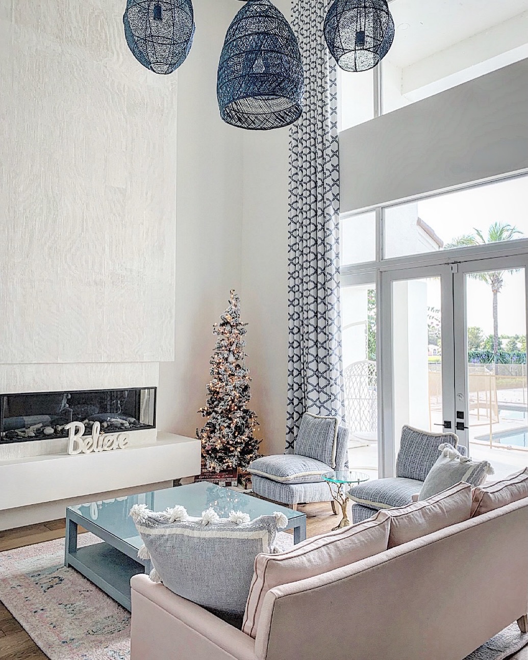 ❄️ Merry Christmas Everyone! ❄️ Looking for the perfect gift this year? This beautiful home is for sale in Wellington 🌴 Message me for more details! 🎄#PalmBeachInteriors
#PalmBeachDecorator
#palmbeachchristmas
#PalmBeachHome
#PalmBeachLiving
