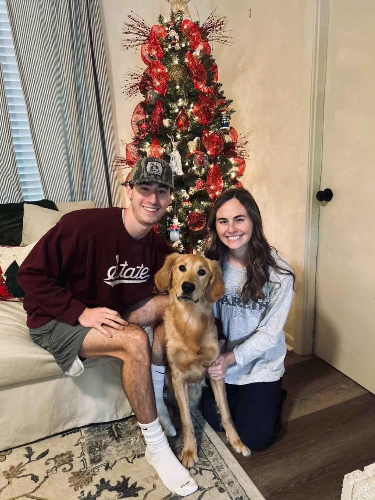 Hooper, one of Luna's babies from the previous spring litter. He is such a handsome boy having his the best life. Thank you so much for sharing these pictures with us 😍 We are always so happy to see how our babies growing up 🥰🥰🥰